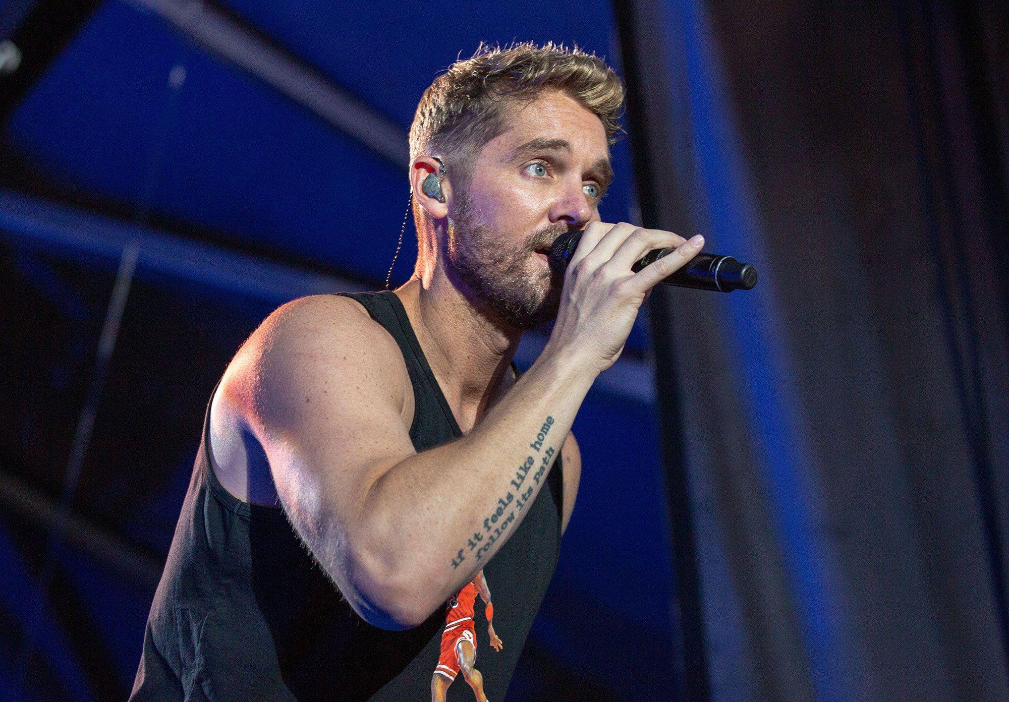 2000x1392 Brett Young