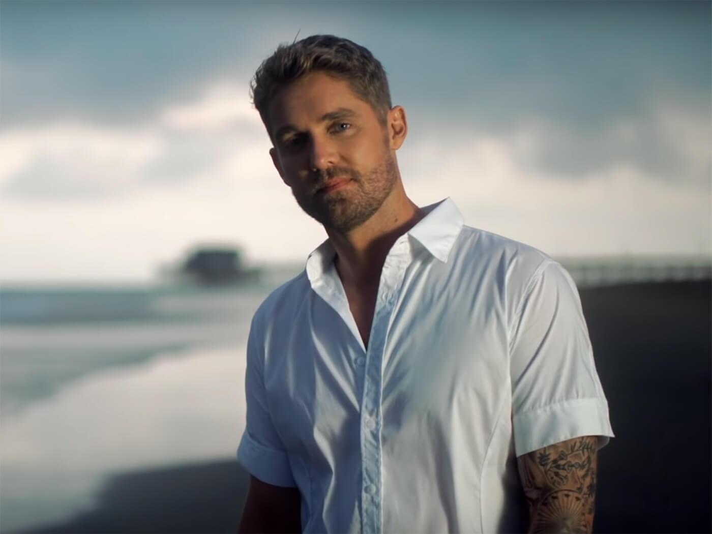 1400x1050 Brett Young
