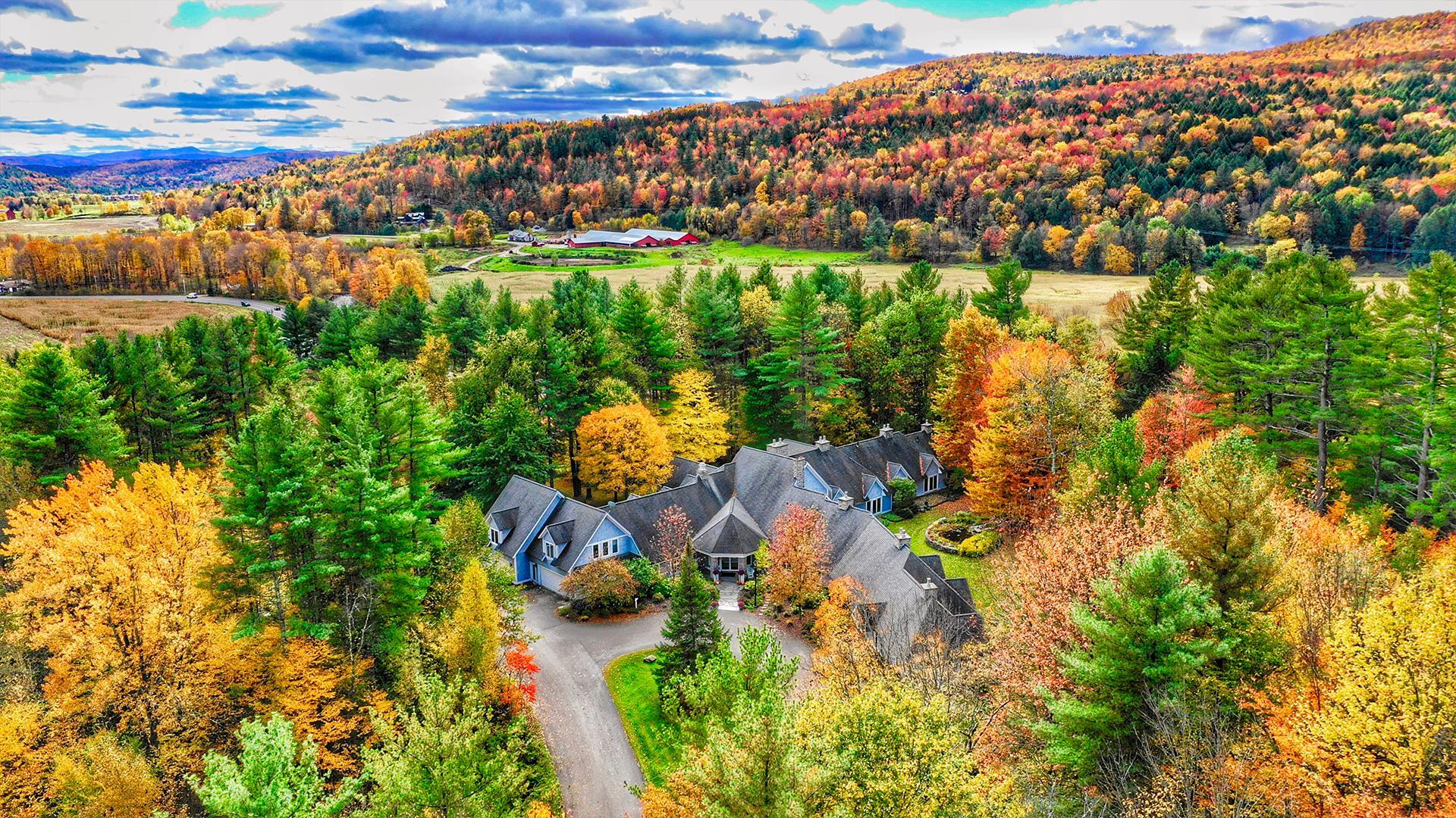 1920x1080 Stowe Staycation: Local Last Minute .