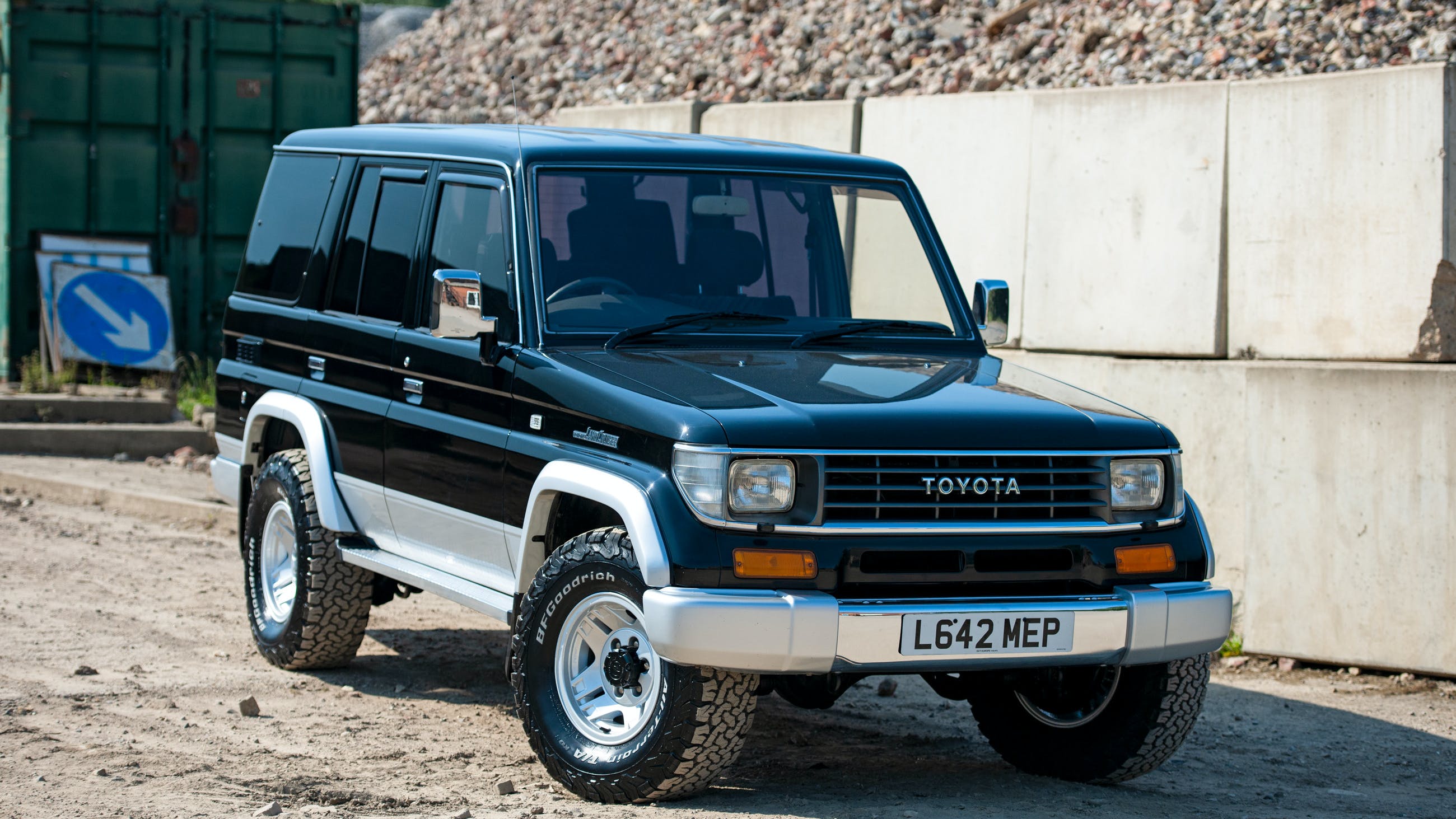 2600x1463 Toyota Land Cruiser 70 Series VIN .