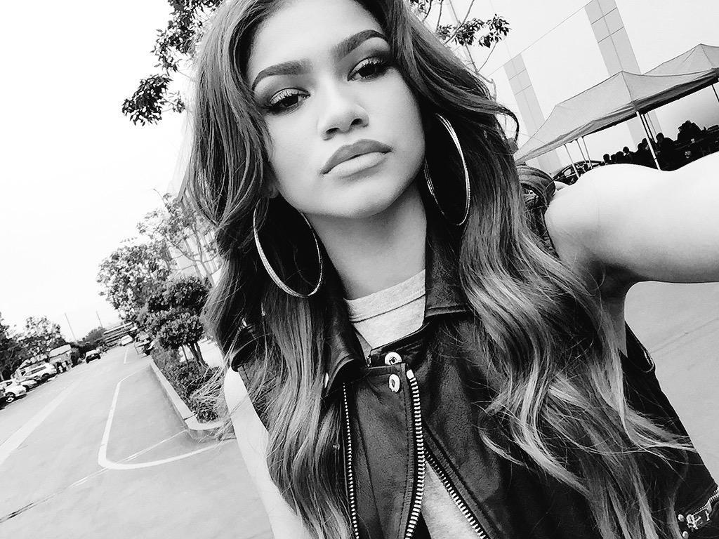 1024x768 Zendaya Coleman .itl.cat