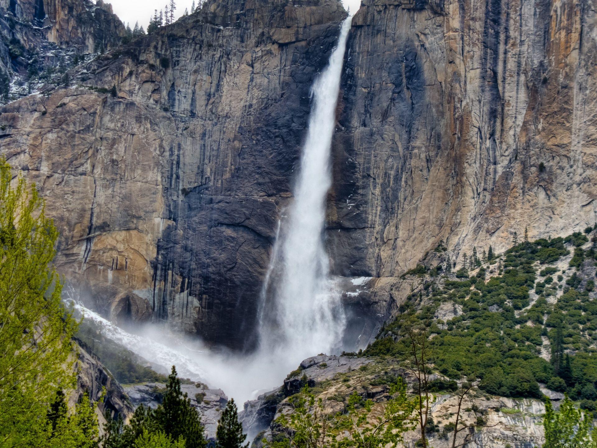 1920x1440 Upper Yosemite Falls Wallpaper .