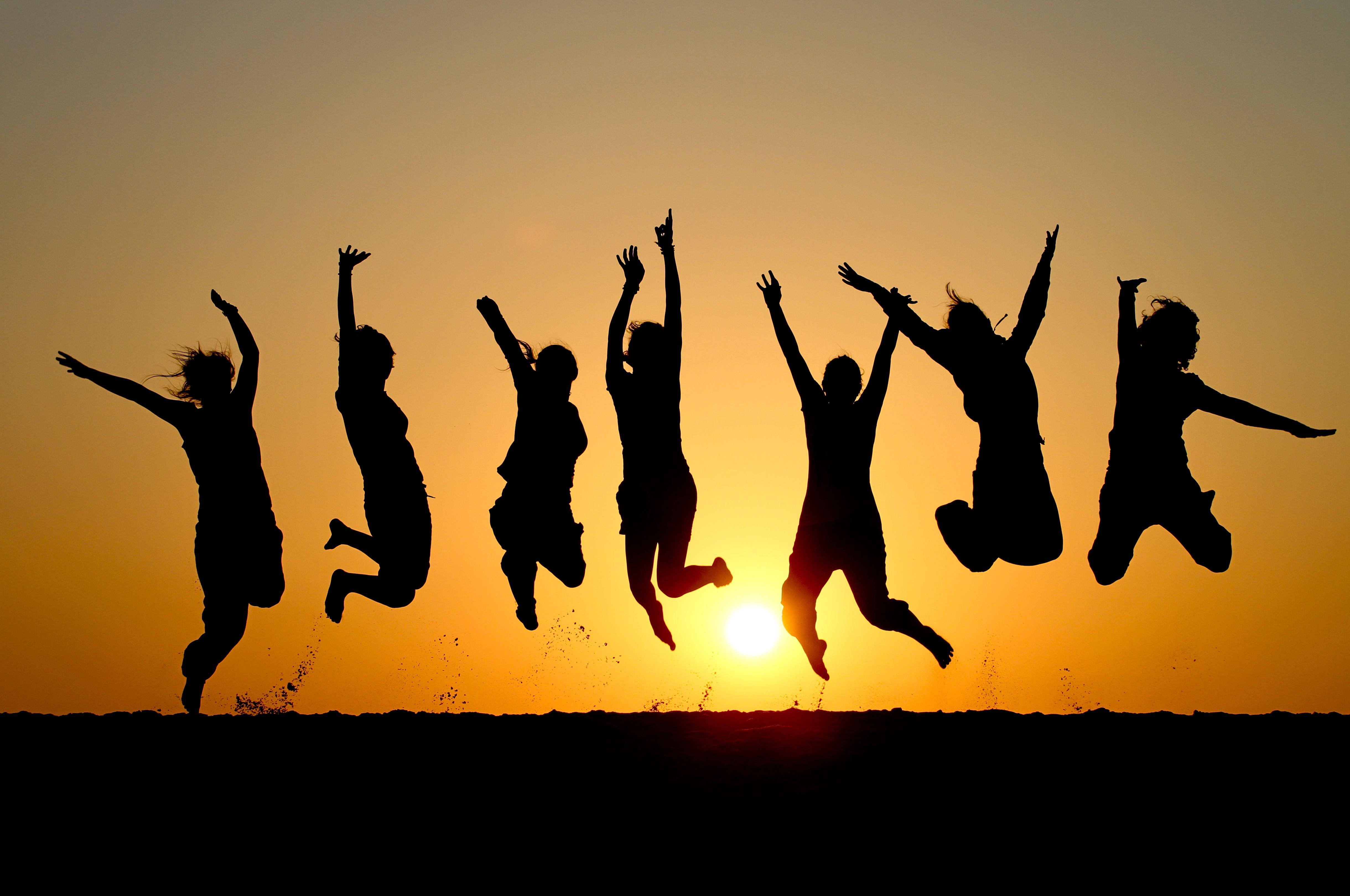 4880x3239 Happy People