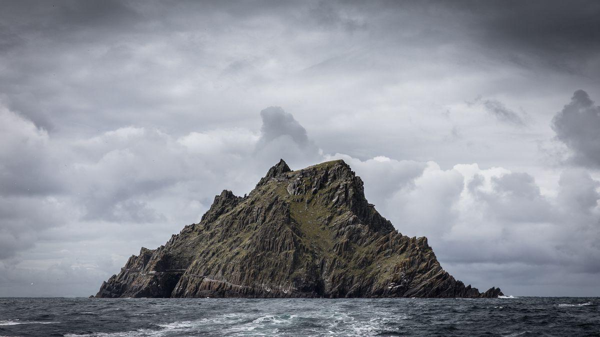 1200x675 Last Jedi' temple .