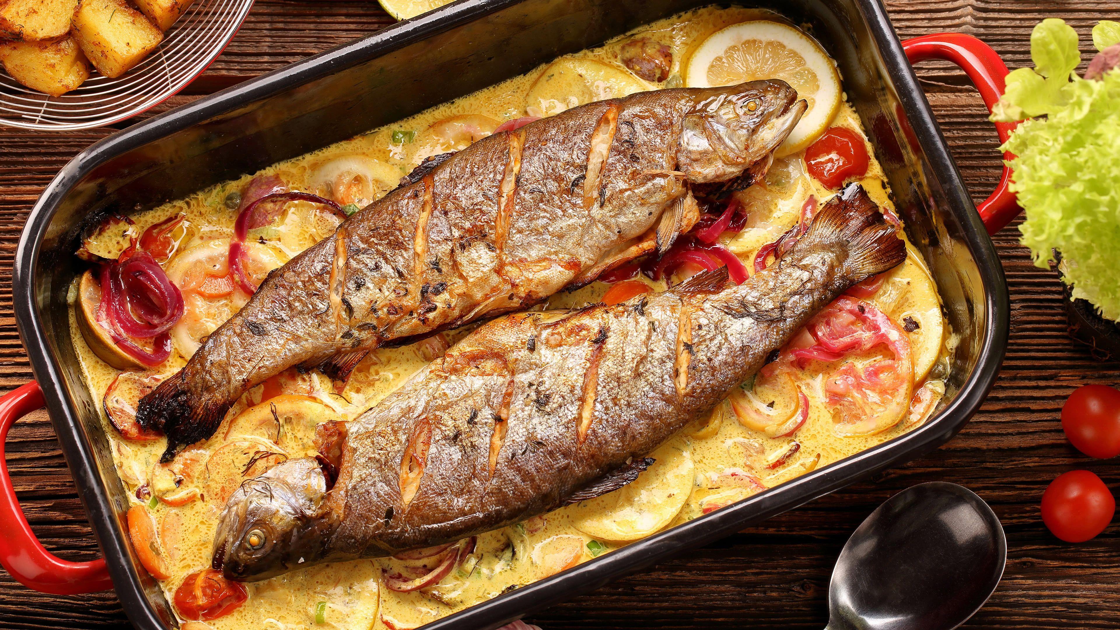 3840x2160 Baked Fish In Lemon Sauce UHD 4K .