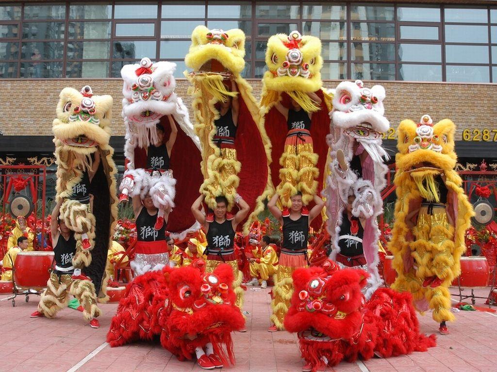 1024x768 Lion Dance New Year .line.