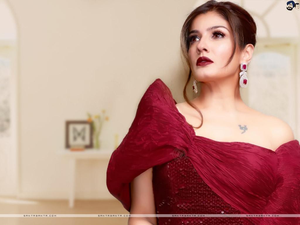 1024x768 Hot Bollywood Heroines & Actresses HD .