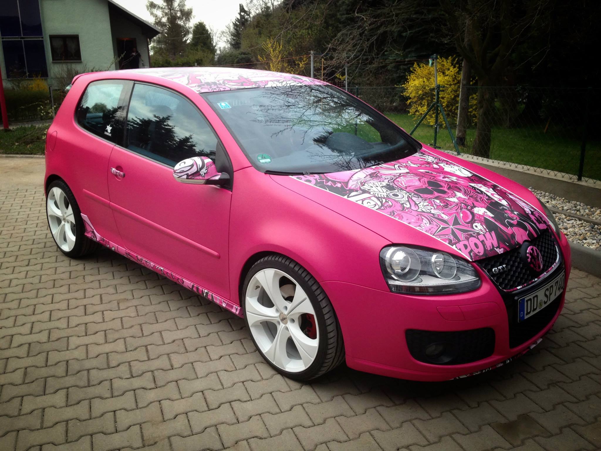 2048x1536 Yes, This Is a Pink VW Golf GTI .