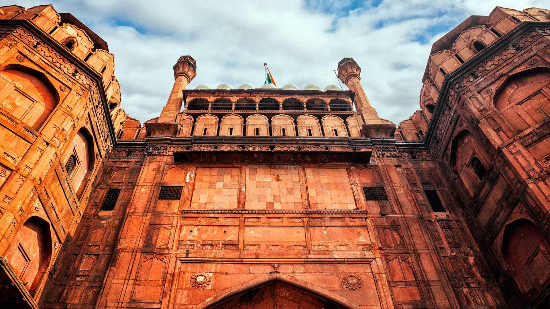 1920x1080 Entrance to the Red Fort, Delhi by .wallpaperhub.app