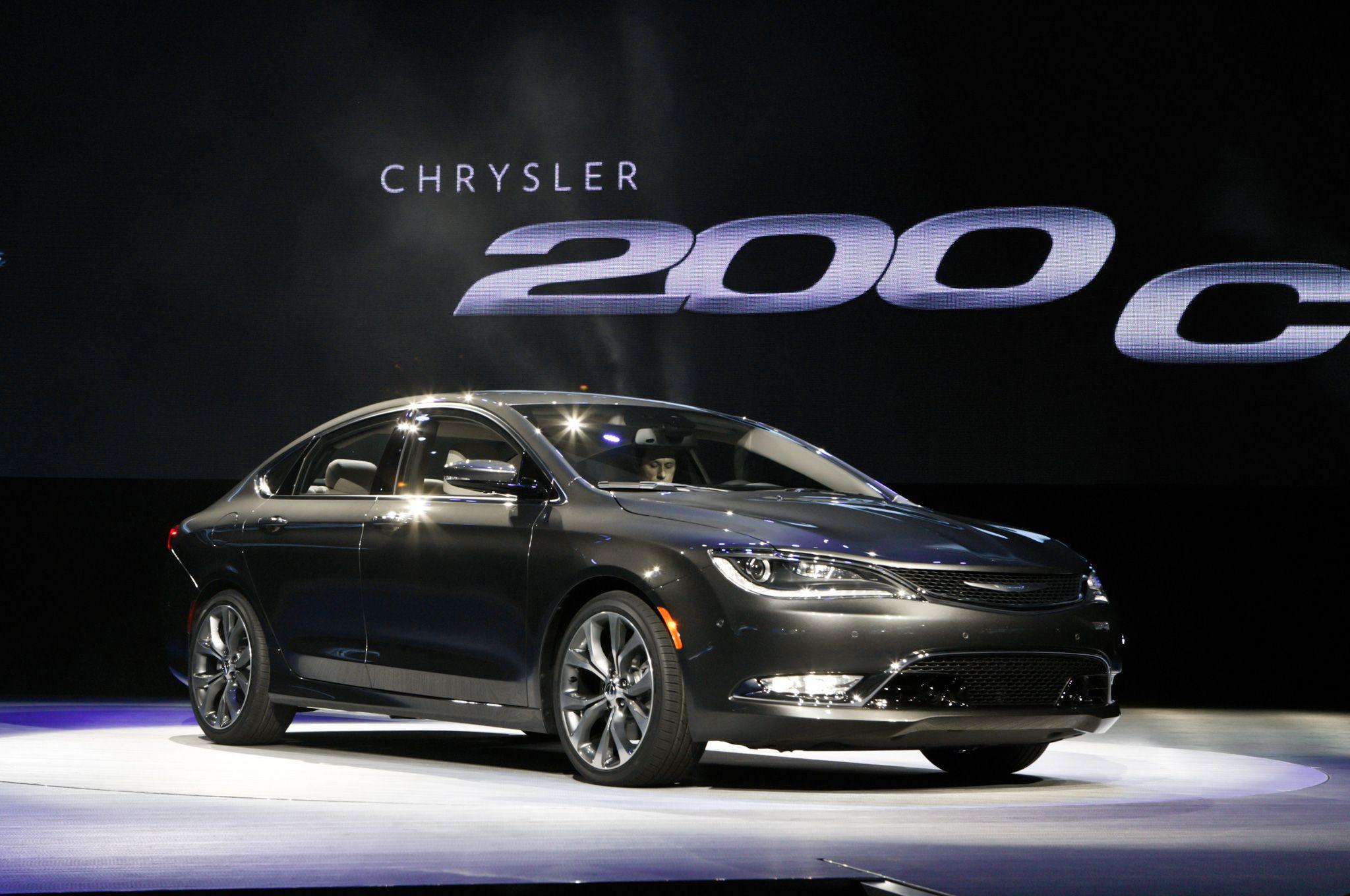 Chrysler 200 Wallpapers Top Free Chrysler 200 Backgrounds Wallpaperaccess