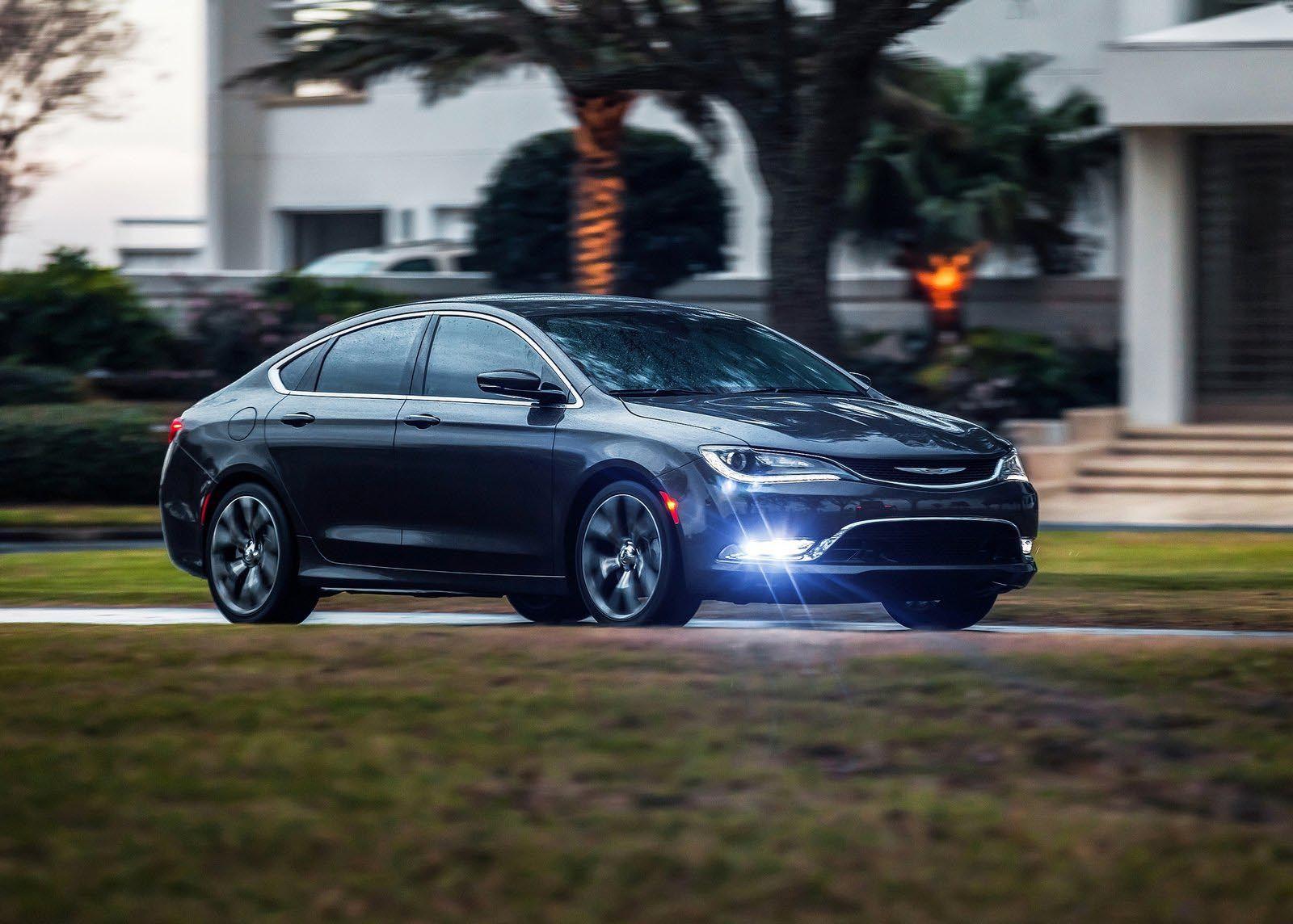 1600x1144 Chrysler 200 Wallpaper .