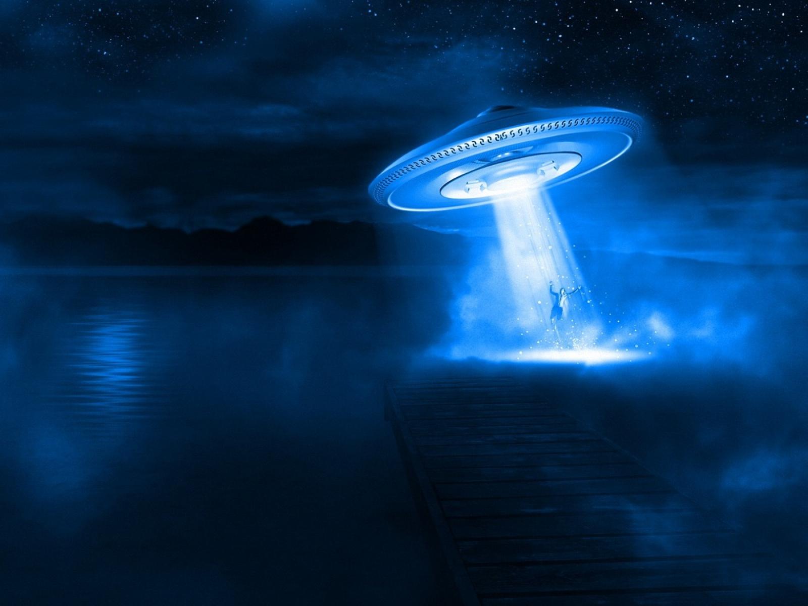 1600x1200 UFO Animated Wallpaper