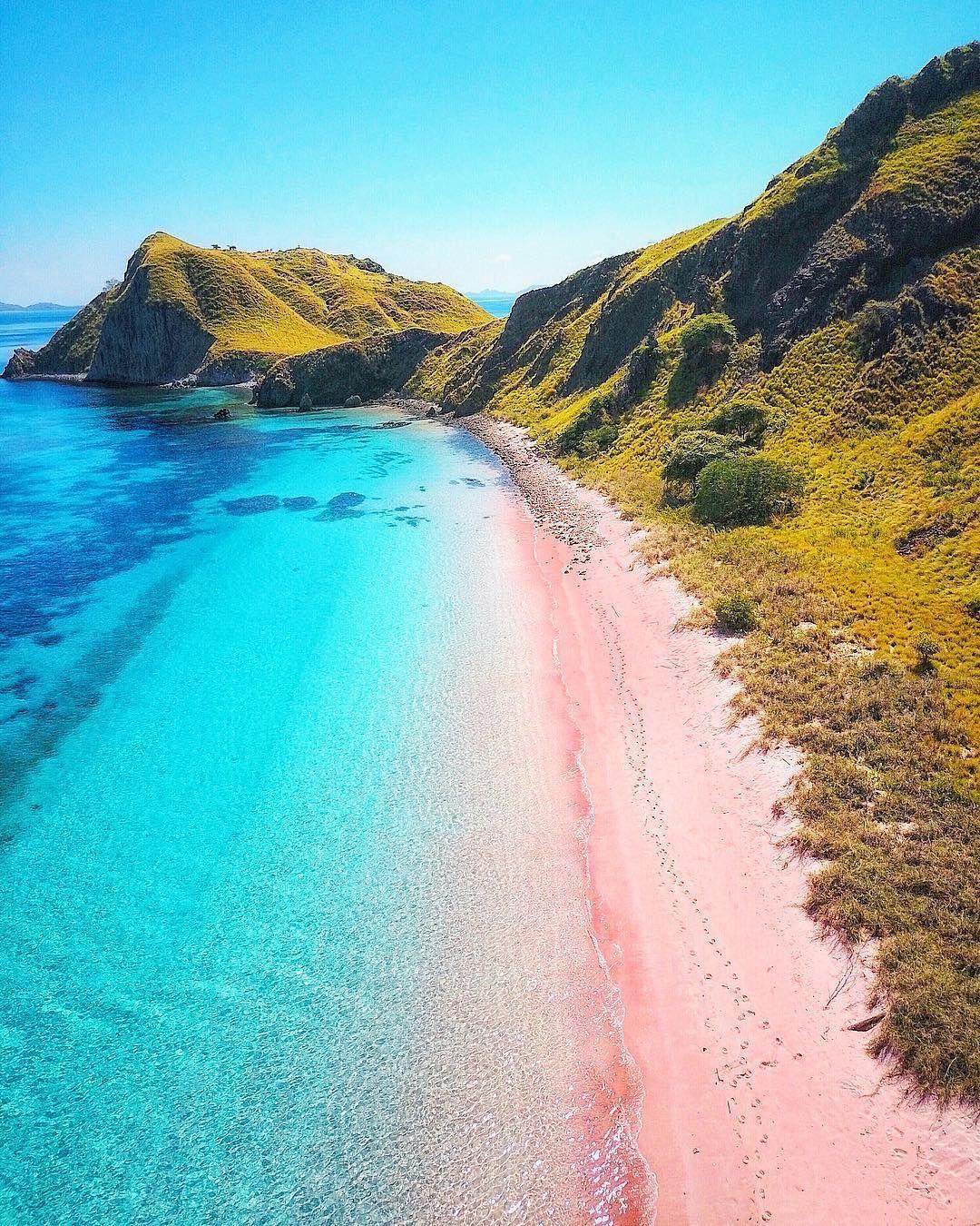 1080x1350 Pink Beach, Komodo Indonesia .com