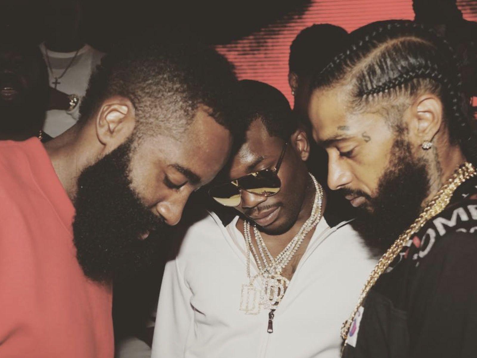 1600x1200 TMZ Harden visits Meek Mill in Prison. to wear Free Meek shoes