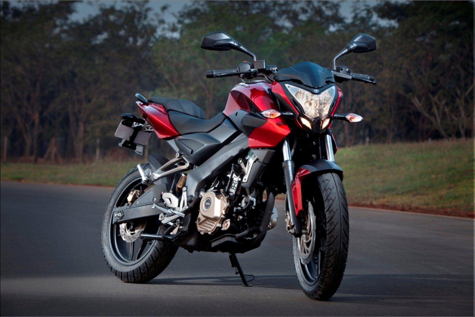 1600x1067 Bajaj Pulsar 200 NS. Top