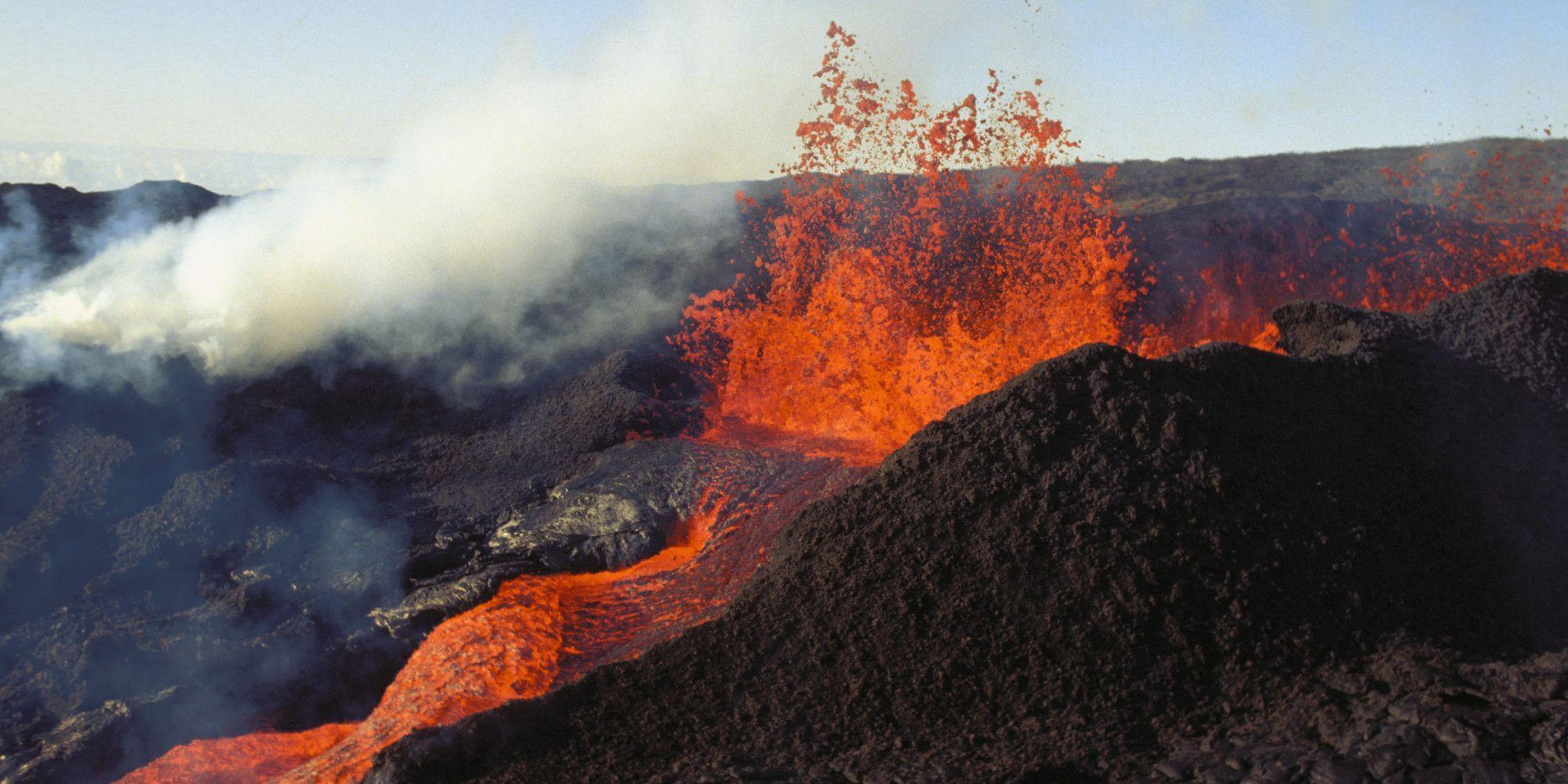 2000x1000 Hawaii Volcano Eruption 2018 Wallpaper .