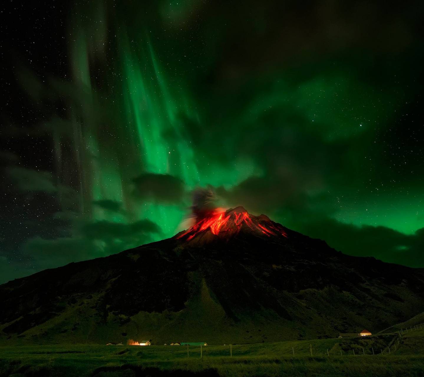 1439x1280 Volcano Eruption wallpaper by xhani_rm .