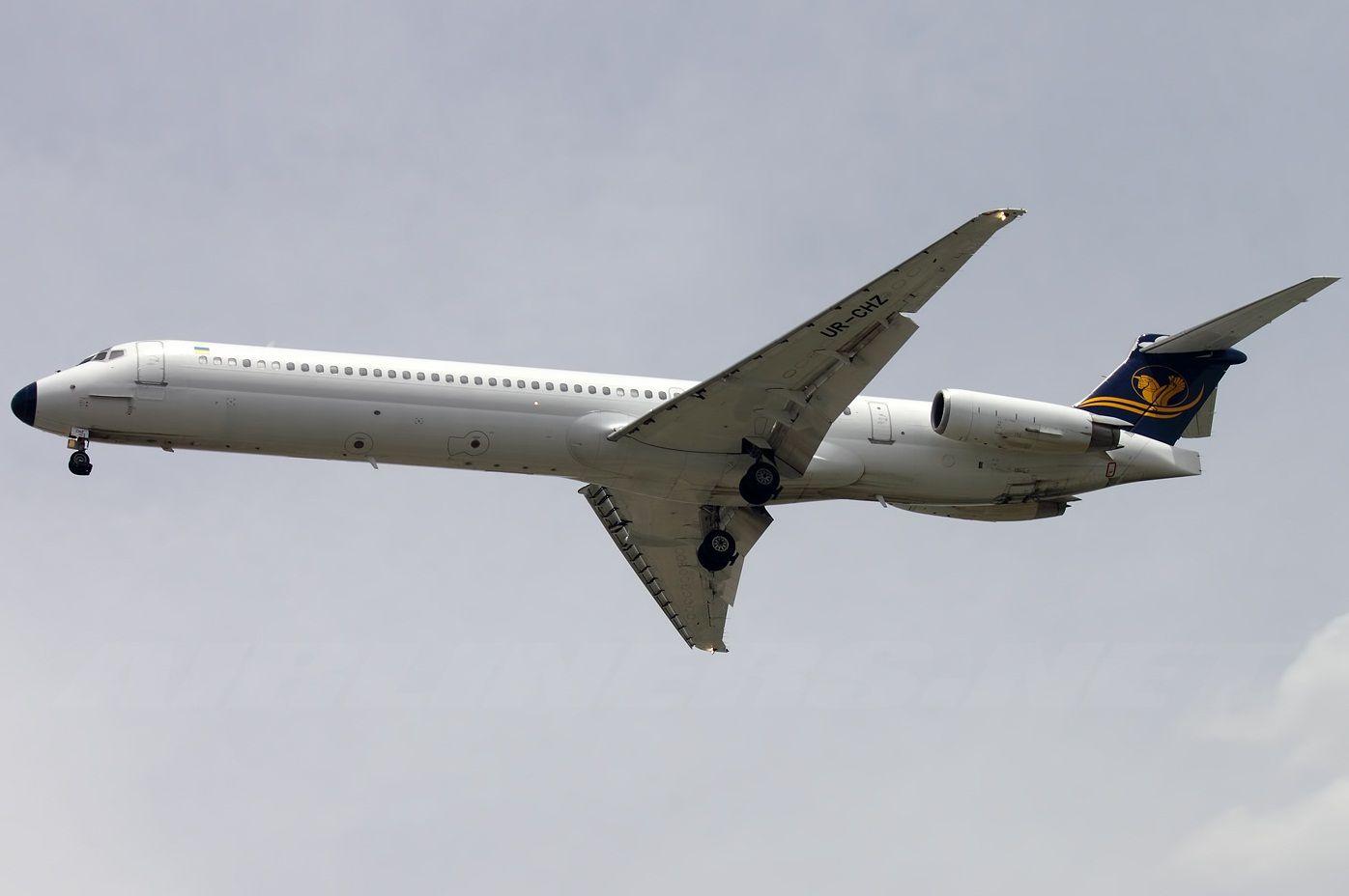 1396x928 MD82 Iran Air Tour UR CHZ May 2011 .commons.