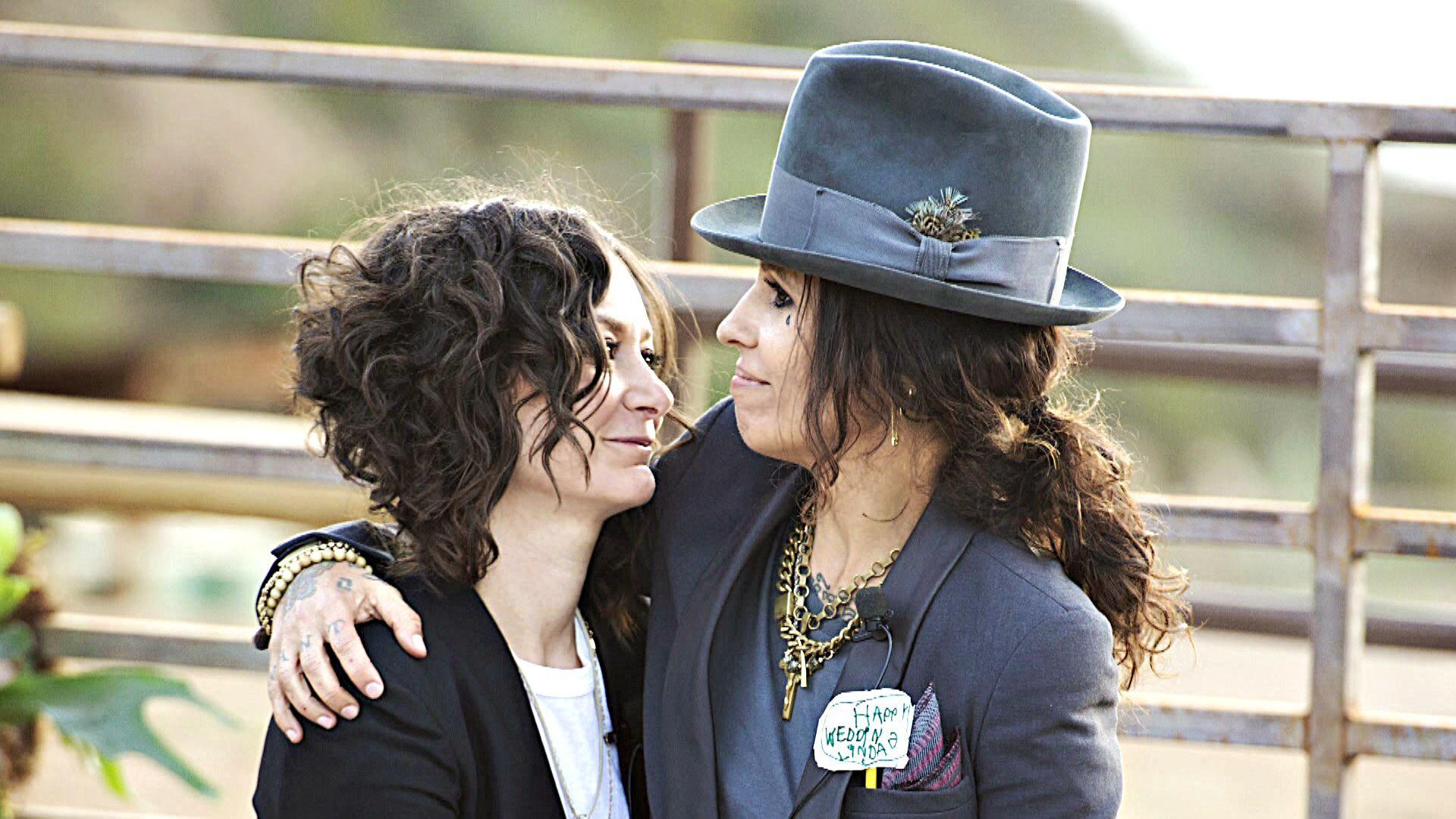 1920x1080 Linda Perry and Sara Gilbert Find Love .