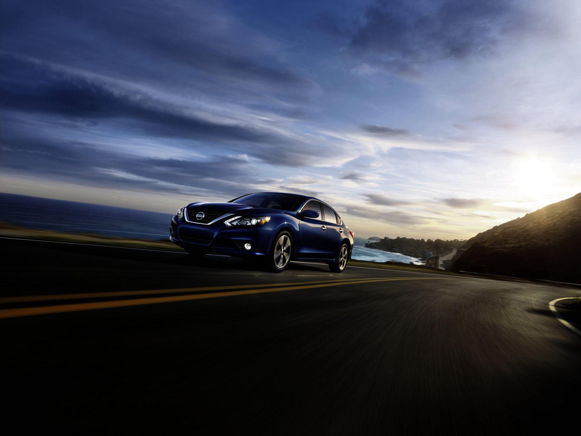 1920x1440 Nissan Altima