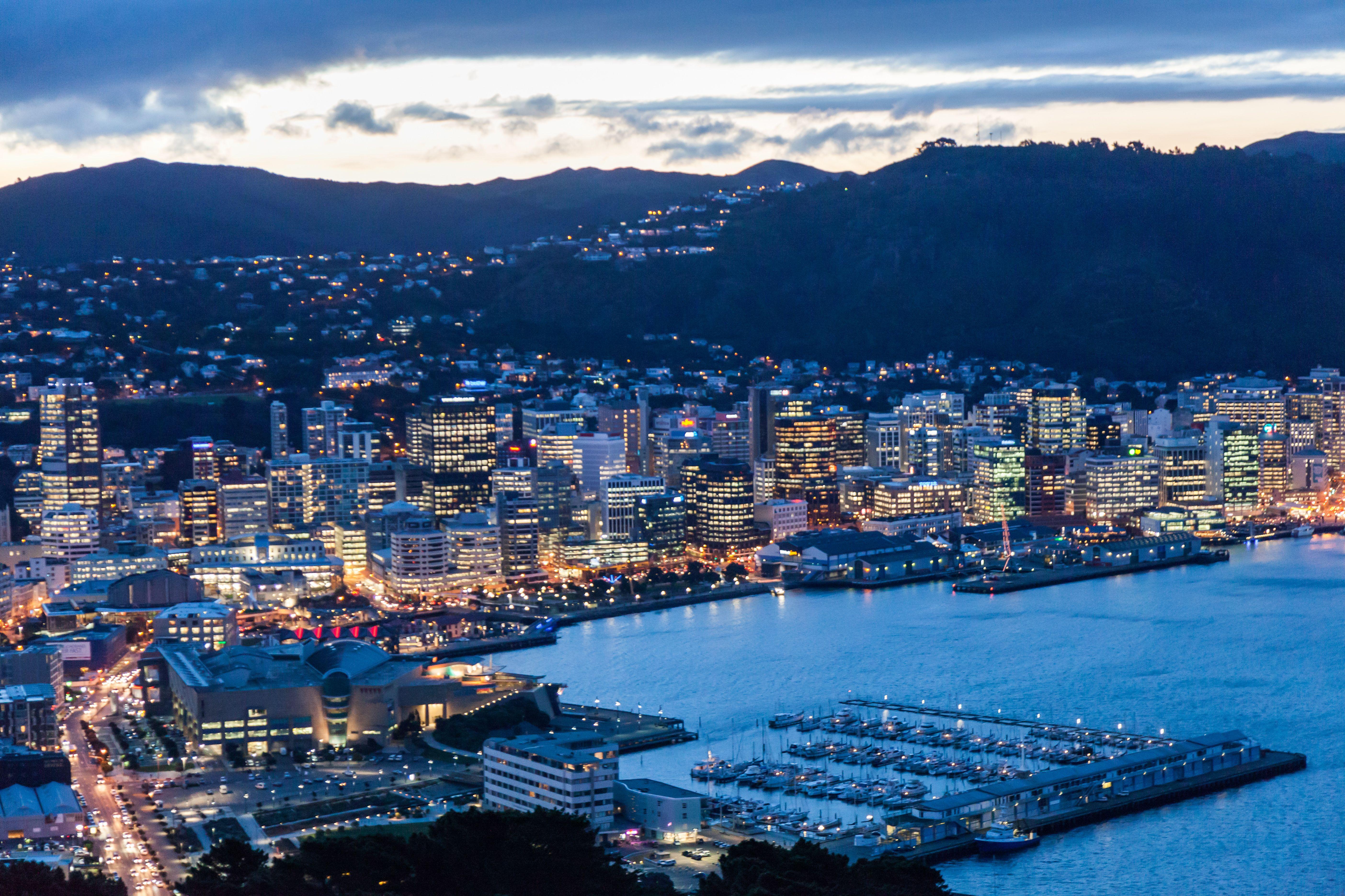 5616x3744 Wellington City At Dusk .