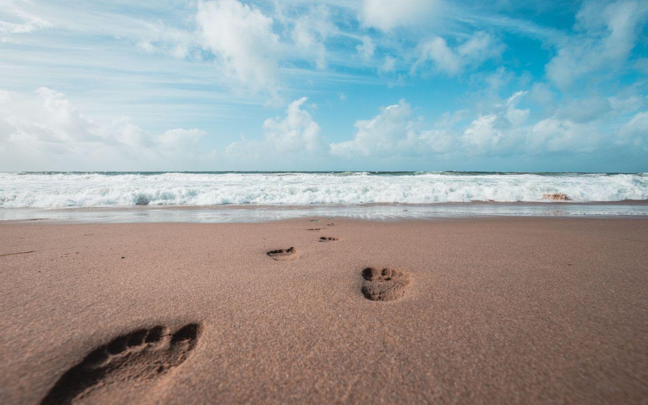 1280x800 wallpaper foot marks, sand .