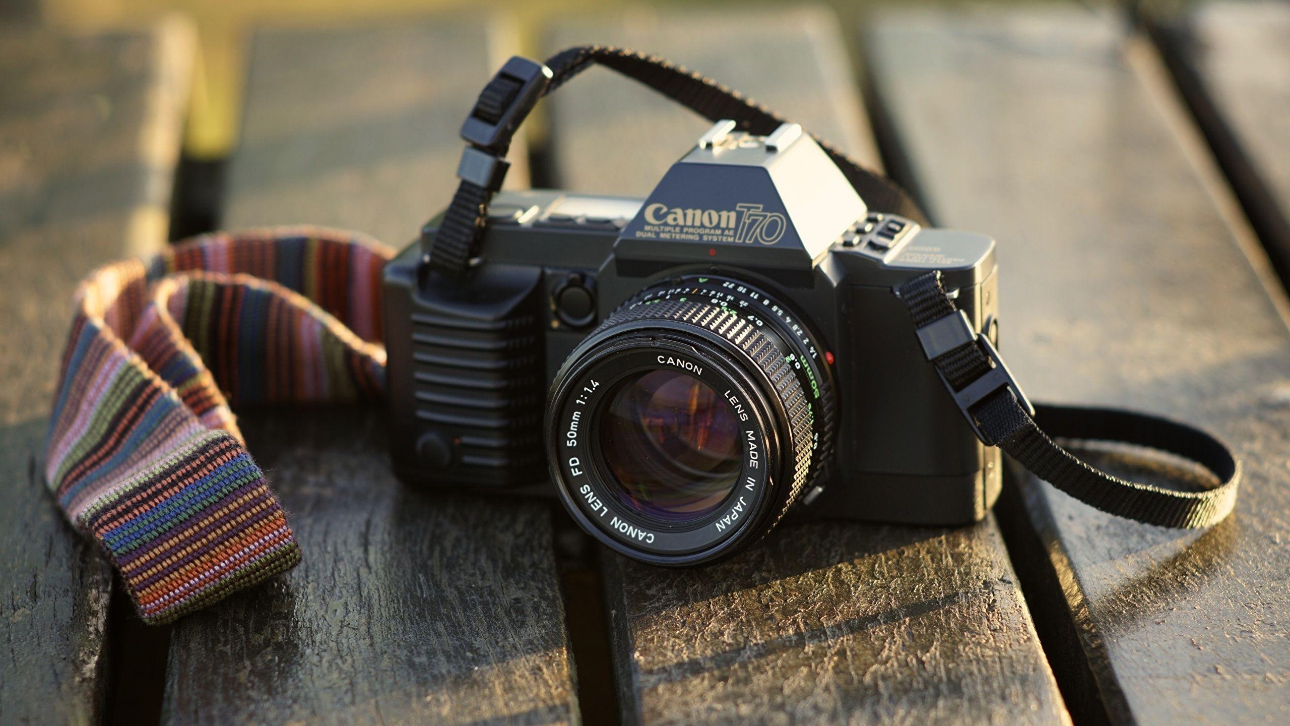 2560x1440 Camera antique Closeup