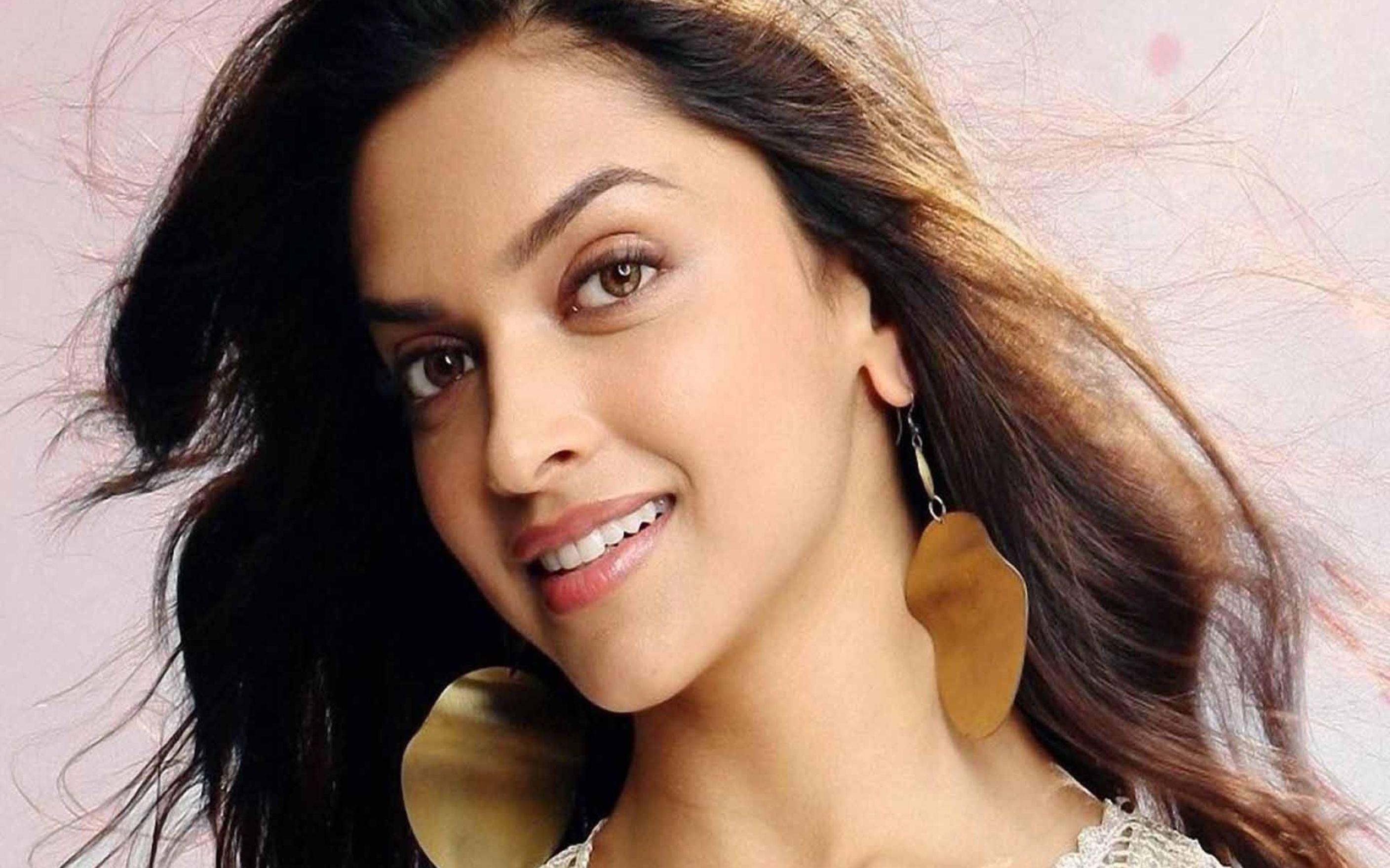 2816x1760 Deepika Padukone In Yeh Jawani Hai .