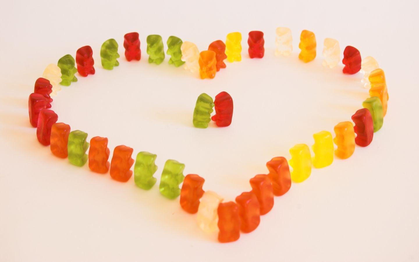 1440x900 Gummy Bear