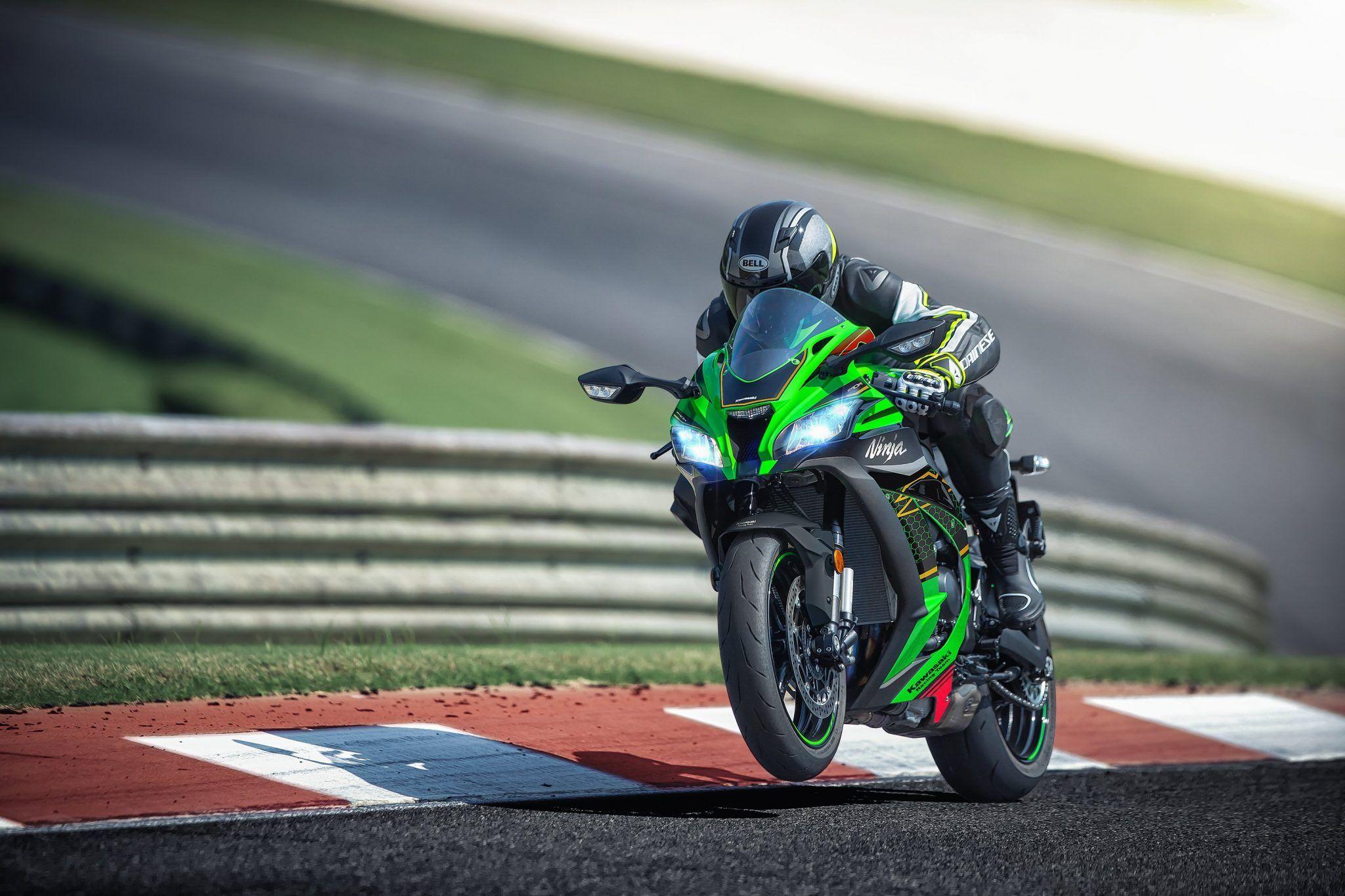 2048x1365 Kawasaki Ninja ZX 10R Specs .
