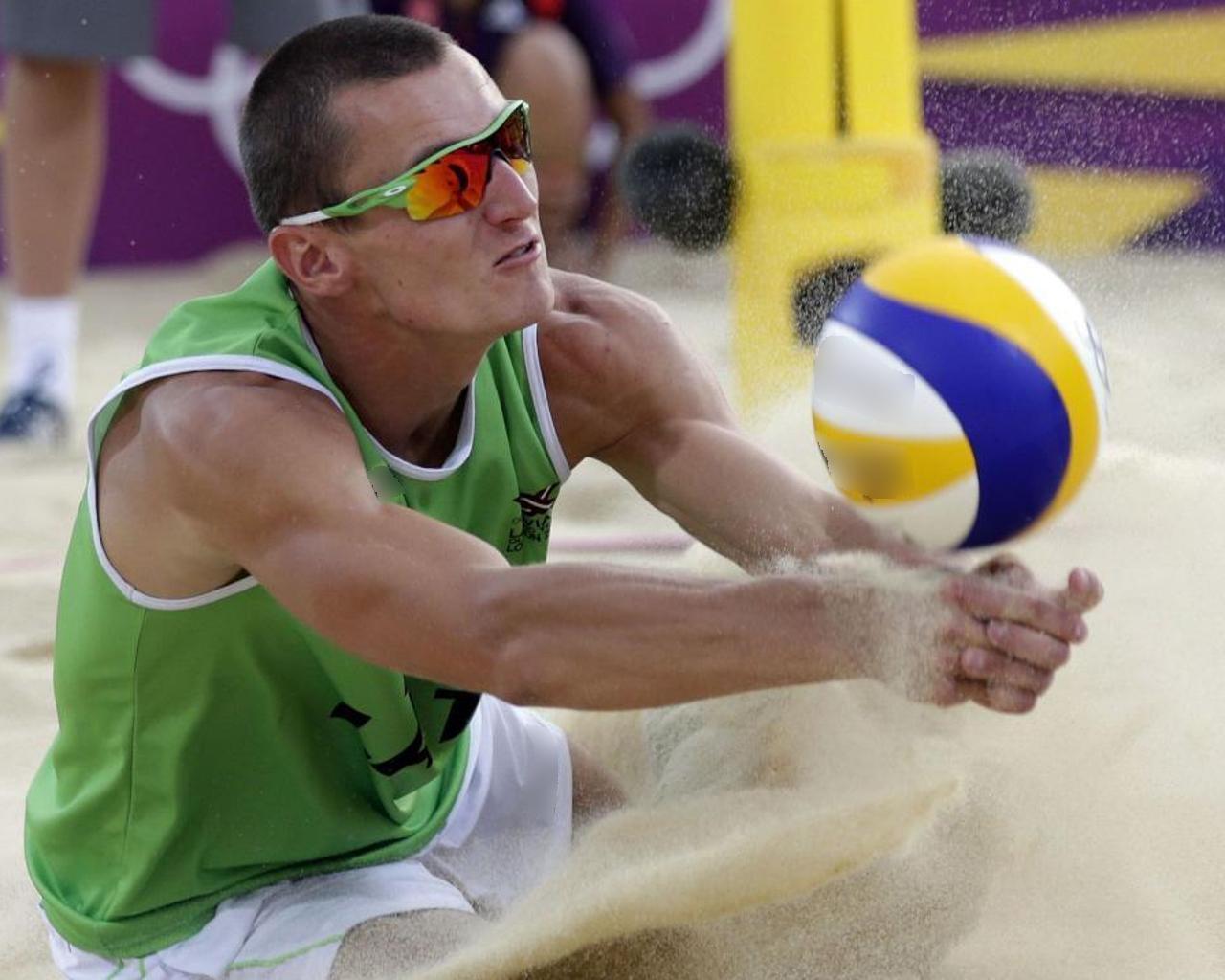 1280x1024 Beach Volleyball Wallpaper for Android .