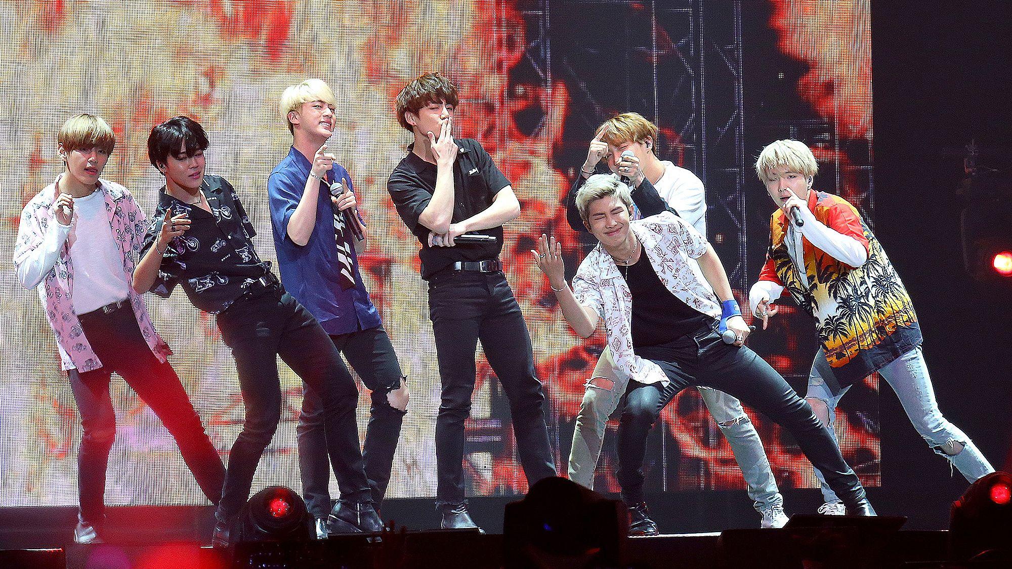 2000x1125 BTS Bangtan Sonyeondan Wallpaper Full HD Free Download