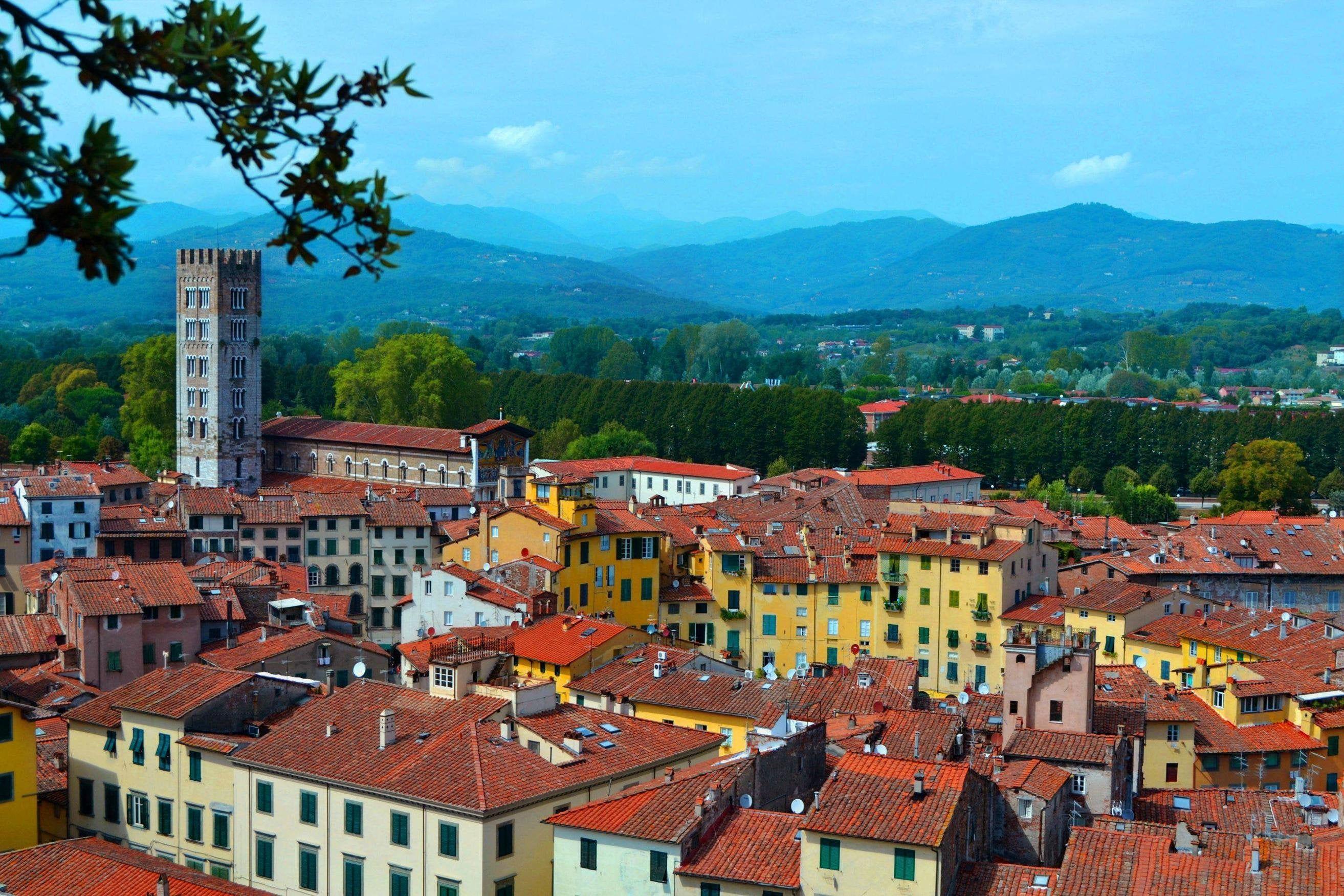 2627x1751 Lucca, Italy :