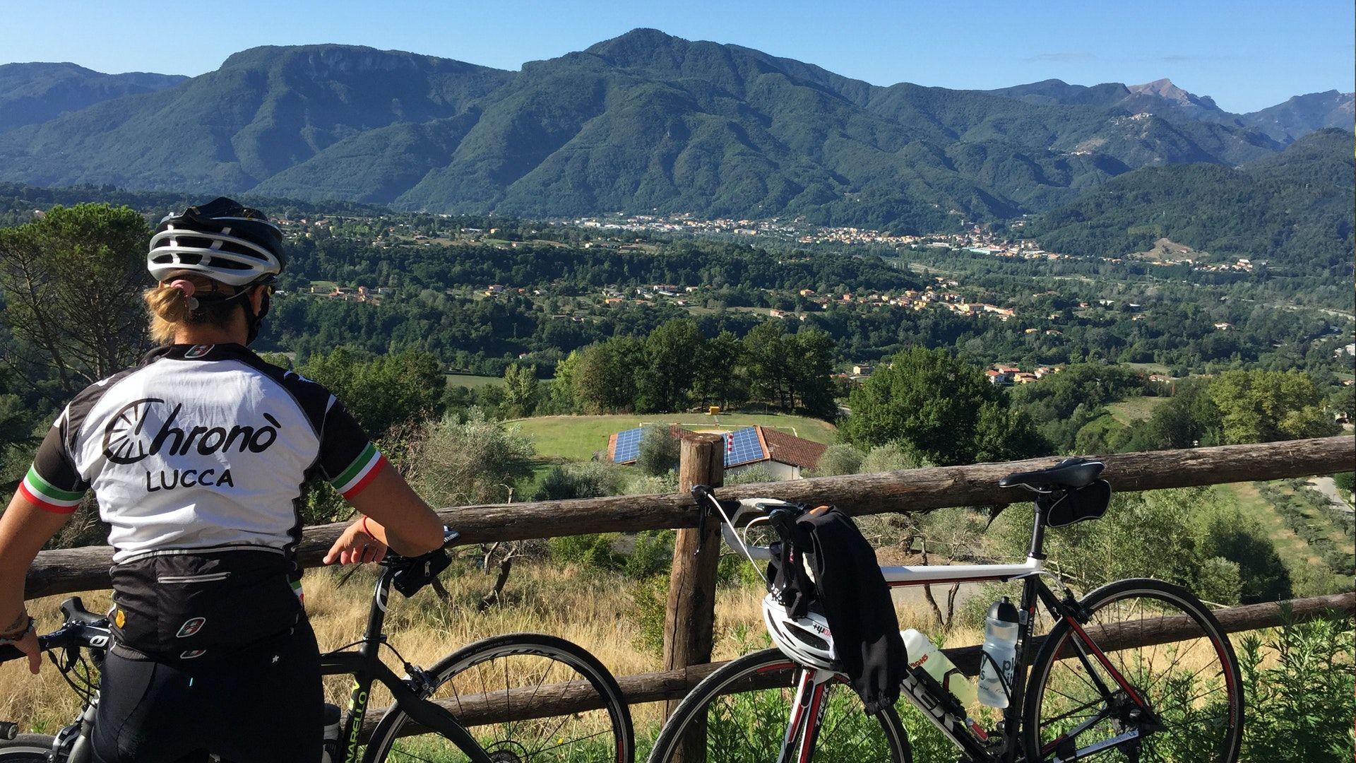 1920x1080 Hand Luggage Cycling Getaways: Lucca .