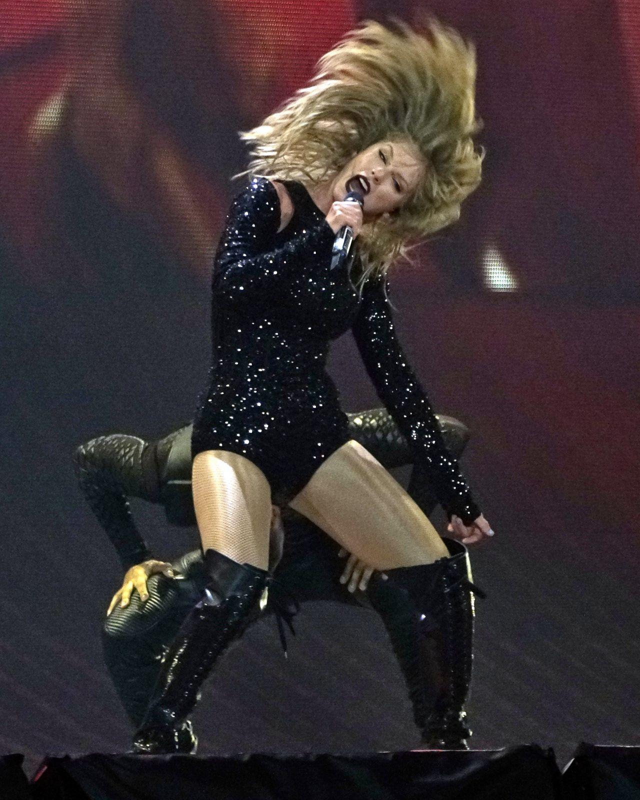 1280x1600 Taylor Swifts Reputation Stadium Tour .