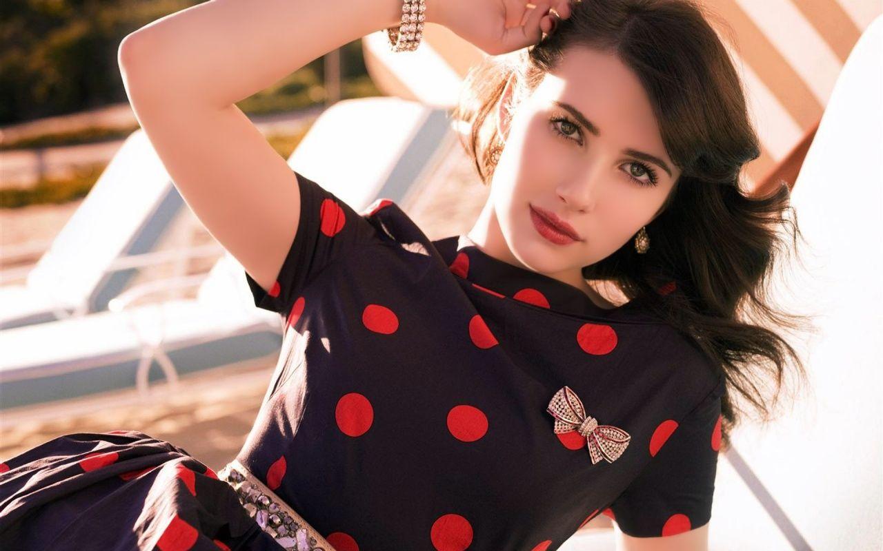 1280x800 Hot Emma Roberts HD Wallpaper .