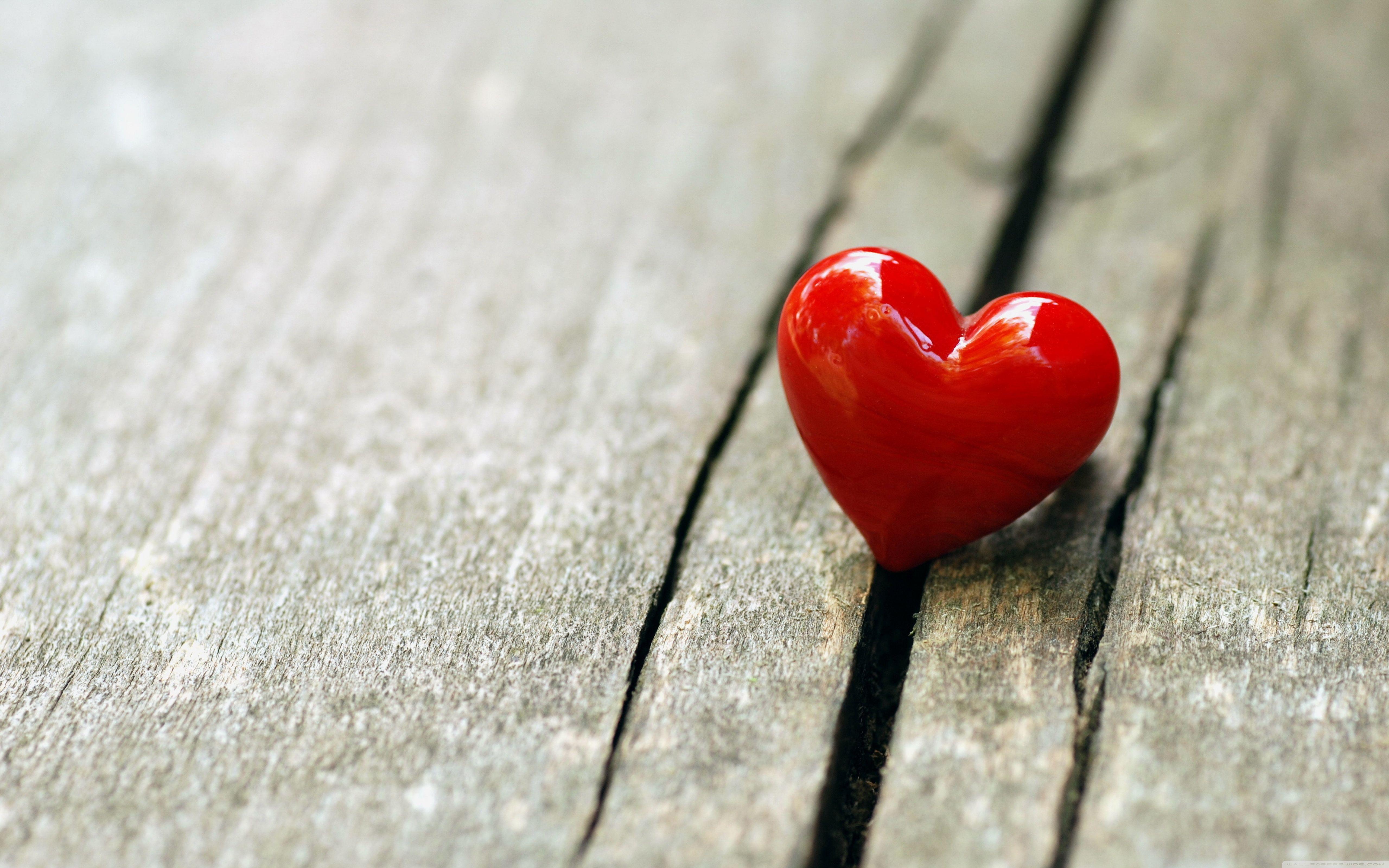 5120x3200 Heart Wallpaper