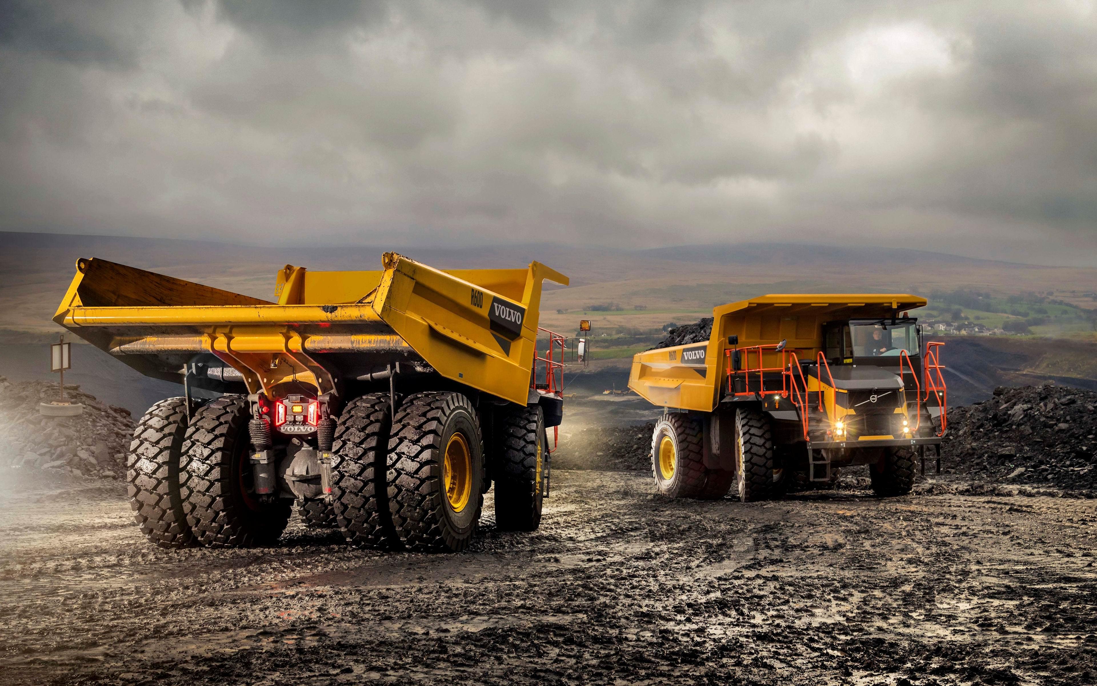 Construction Trucks Wallpapers Top Free Construction Trucks Backgrounds Wallpaperaccess