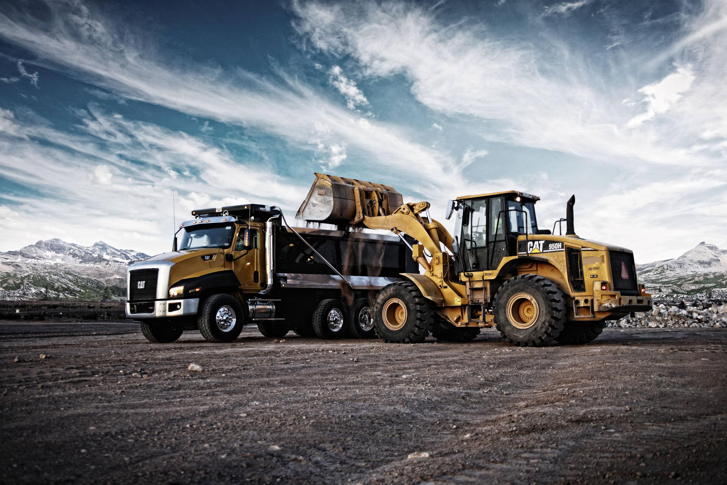 2995x1997 Dump Truck Wallpaper