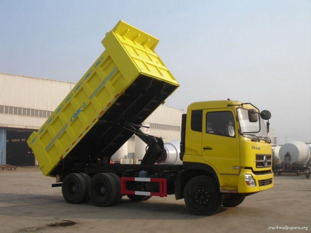 1024x768 Dump Truck Wallpaper