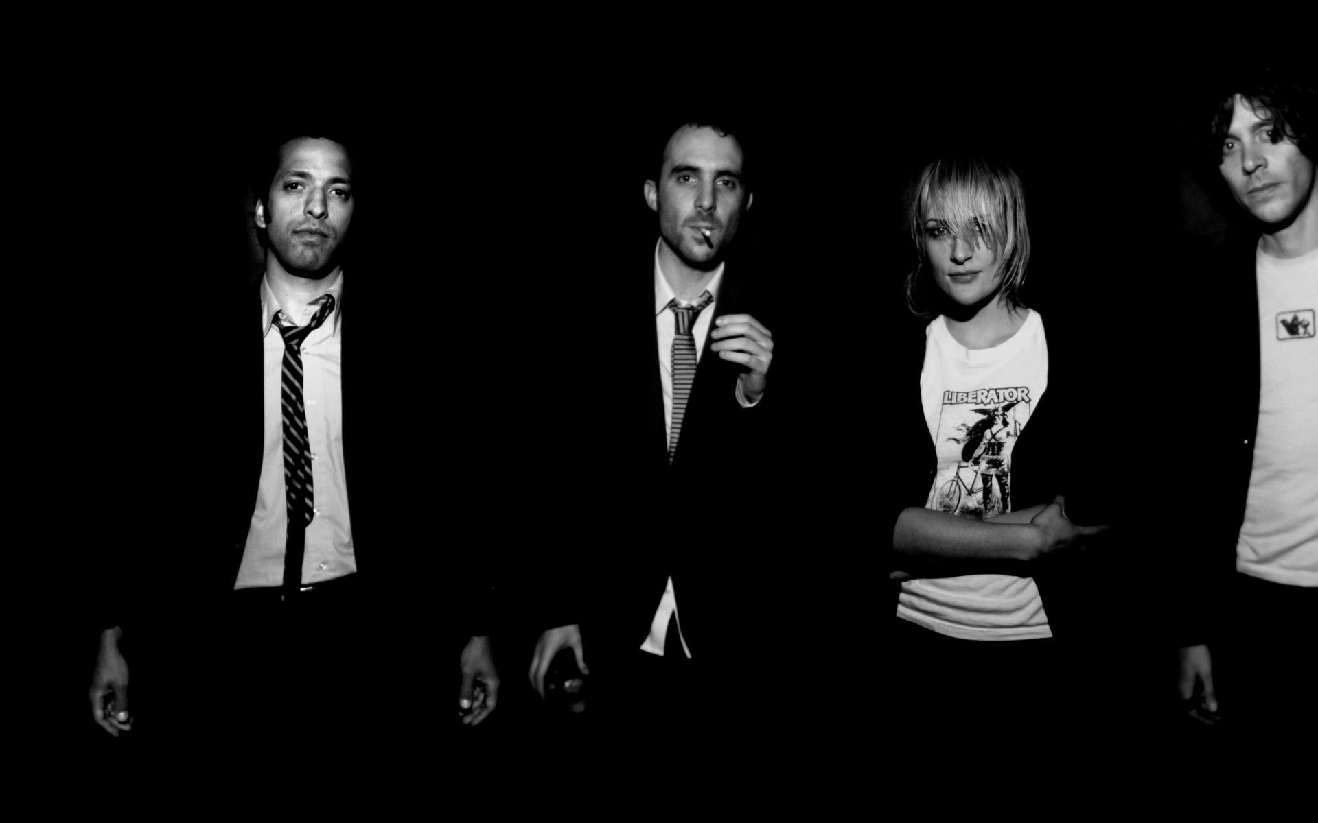 1920x1200 Metric (Band) Wallpaper