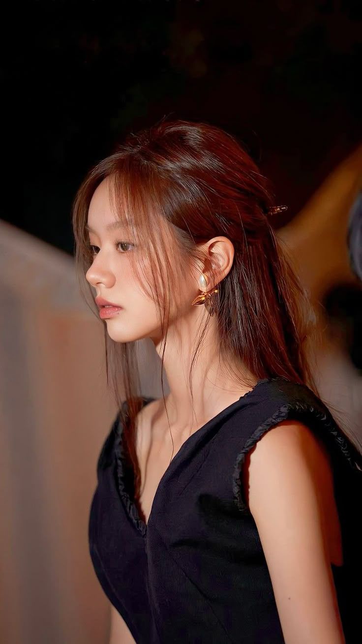 736x1309 Lee hyeri side profile. Go minsi wallpaper, Lee hyeri icons, Le hyeri