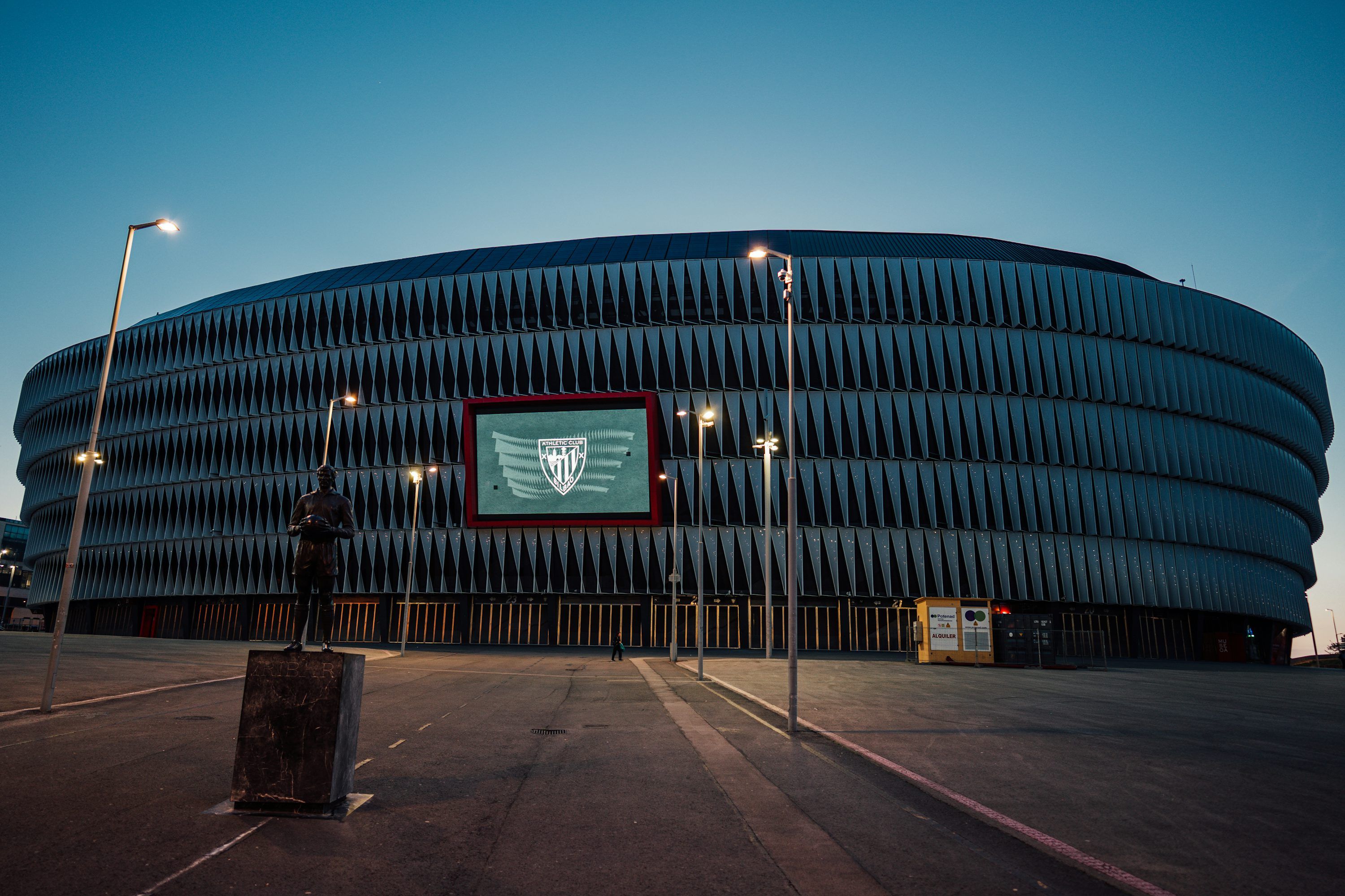 3000x2000 The san mames stadium is shown at dusk