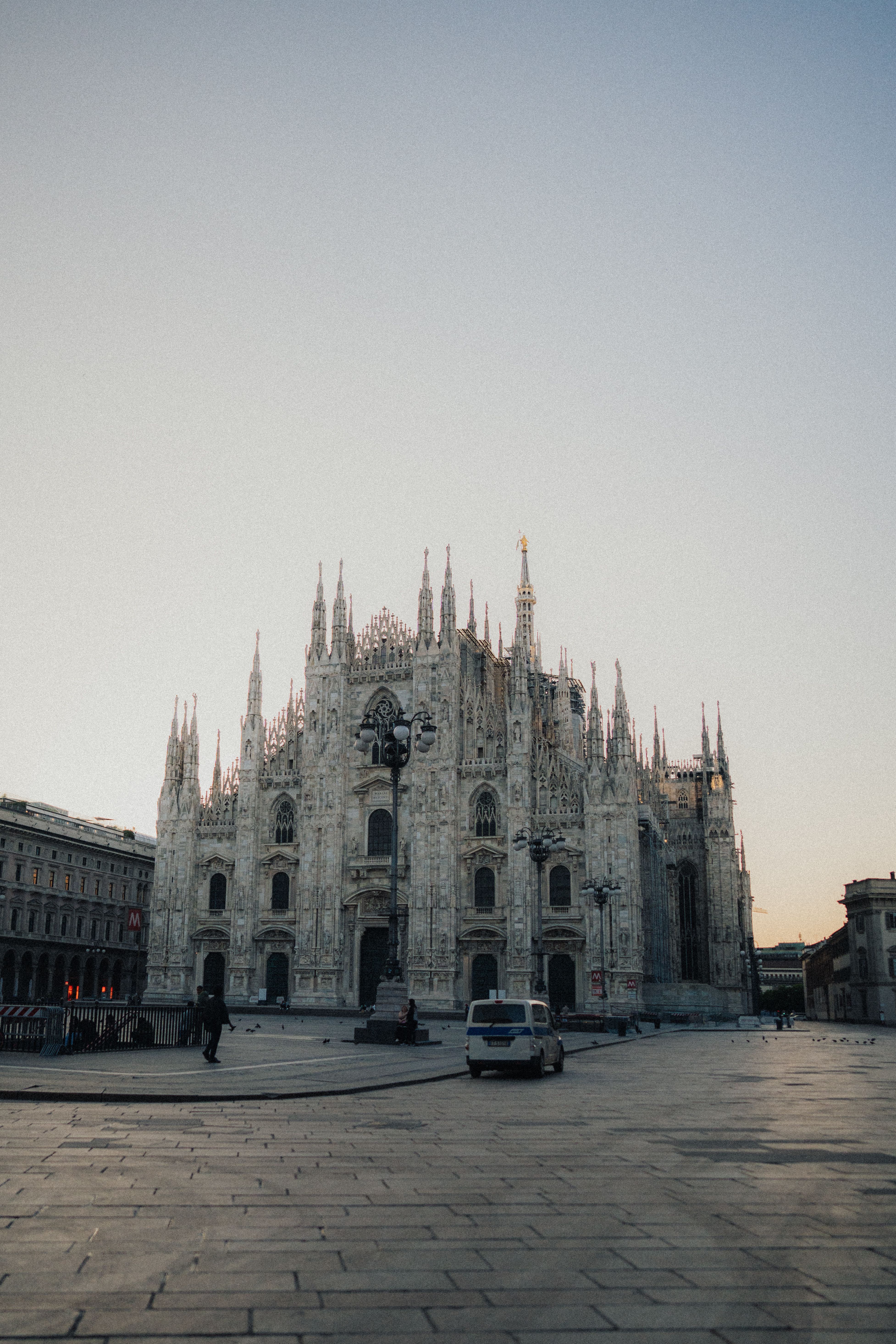 3908x5862 View of the Milan Cathedral in Milan, Lombardy, Italy · Free