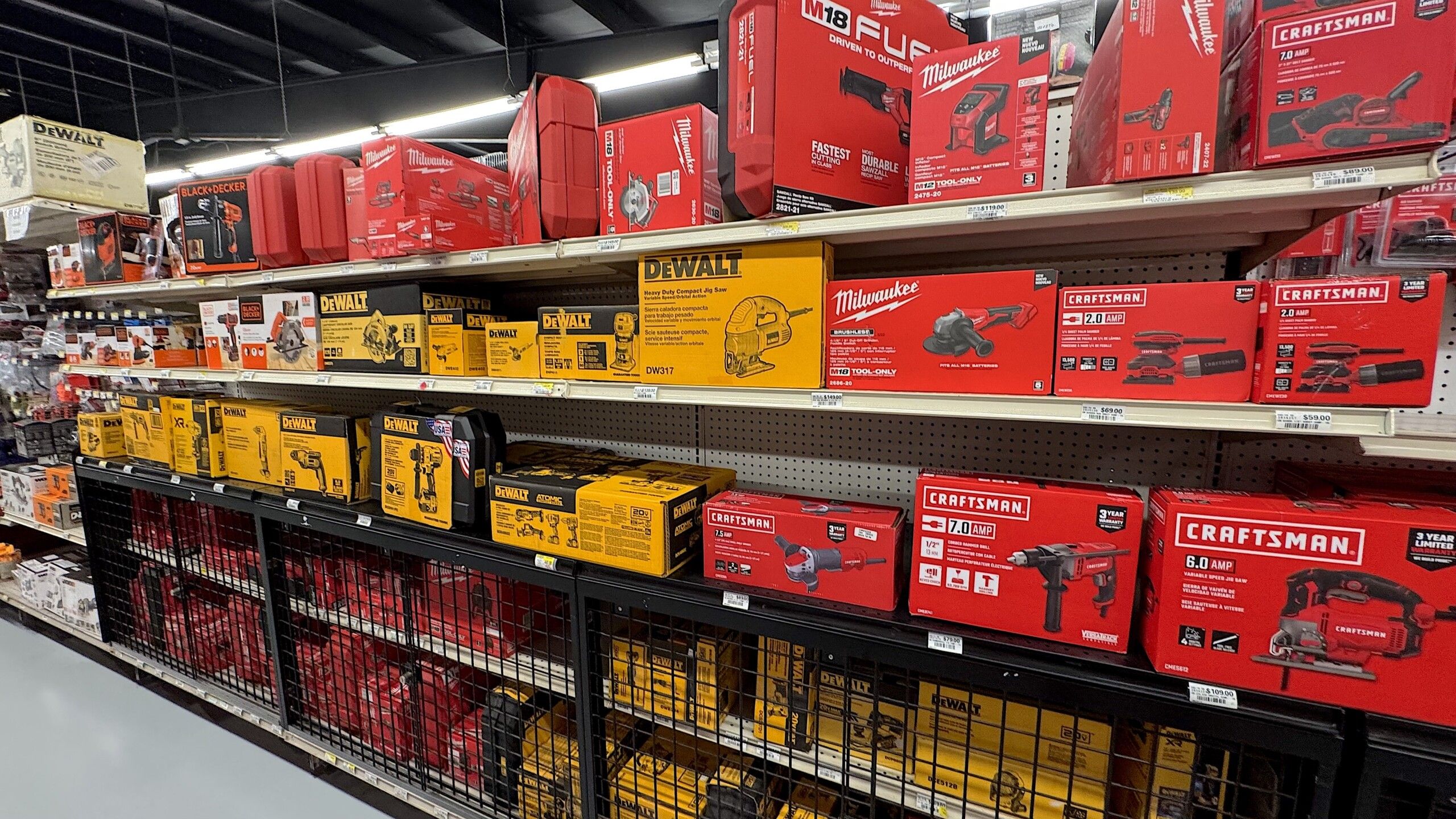 2560x1440 Ace Hardware Big Store