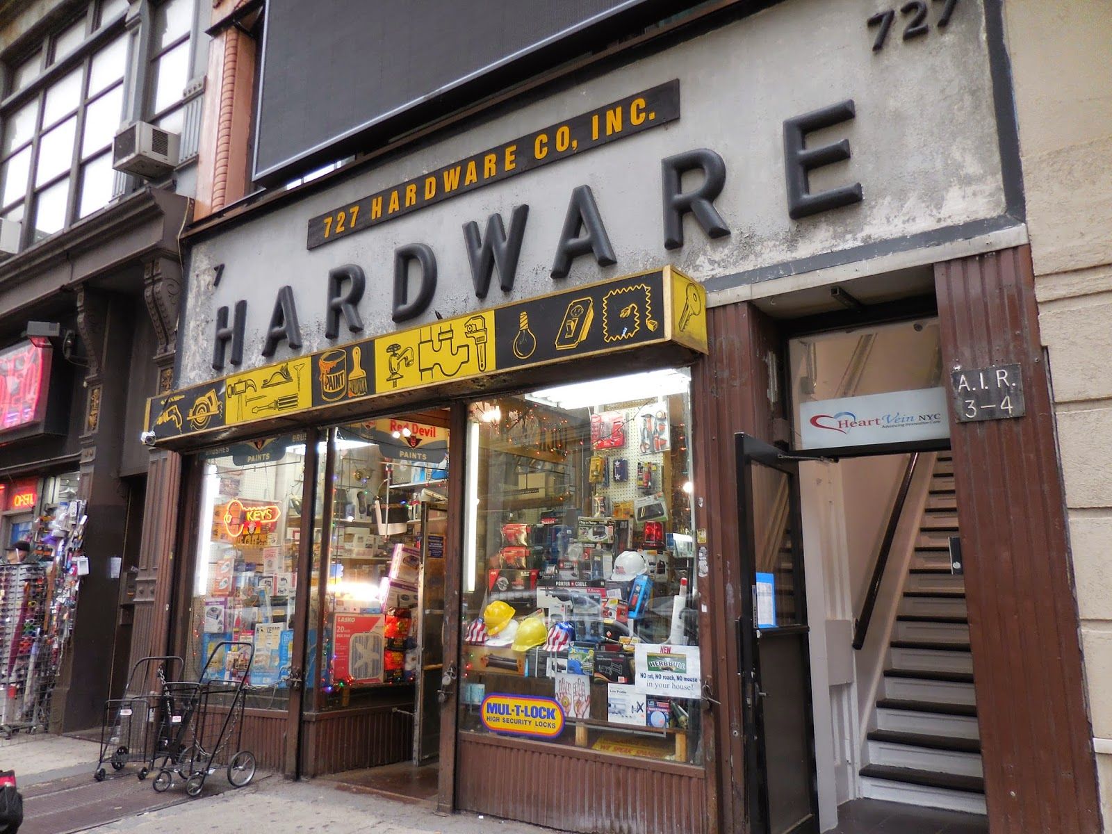1600x1200 Jeremiah's Vanishing New York: 727 Hardware