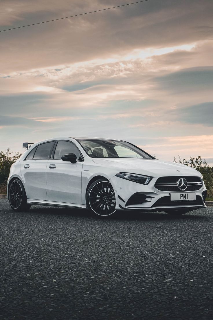 736x1102 Mercedes A35 AMG (Premium Plus)