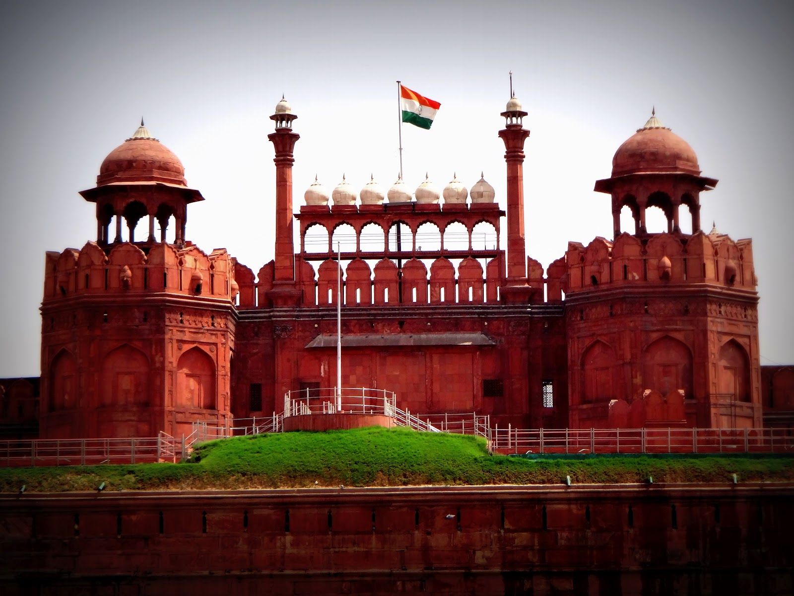 1600x1200 Reblogged: Old Delhi Red Fort