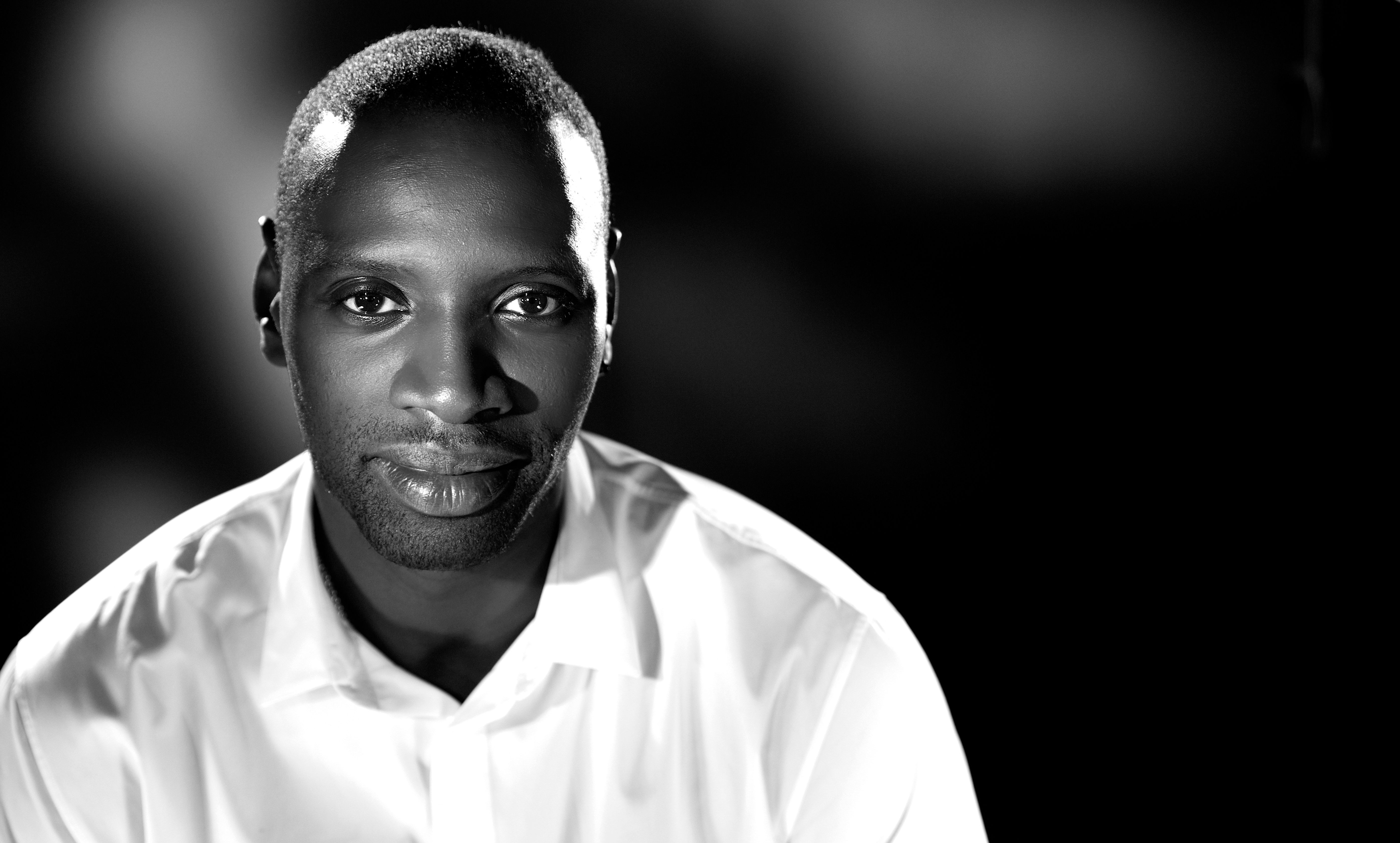 5603x3373 Omar Sy in Iconic Black & White