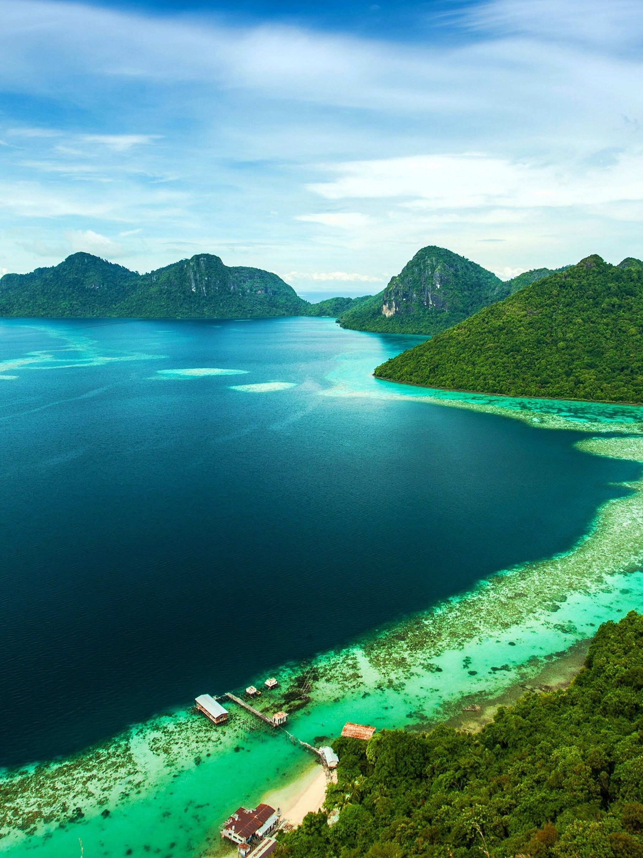2048x2732 Island Wallpaper
